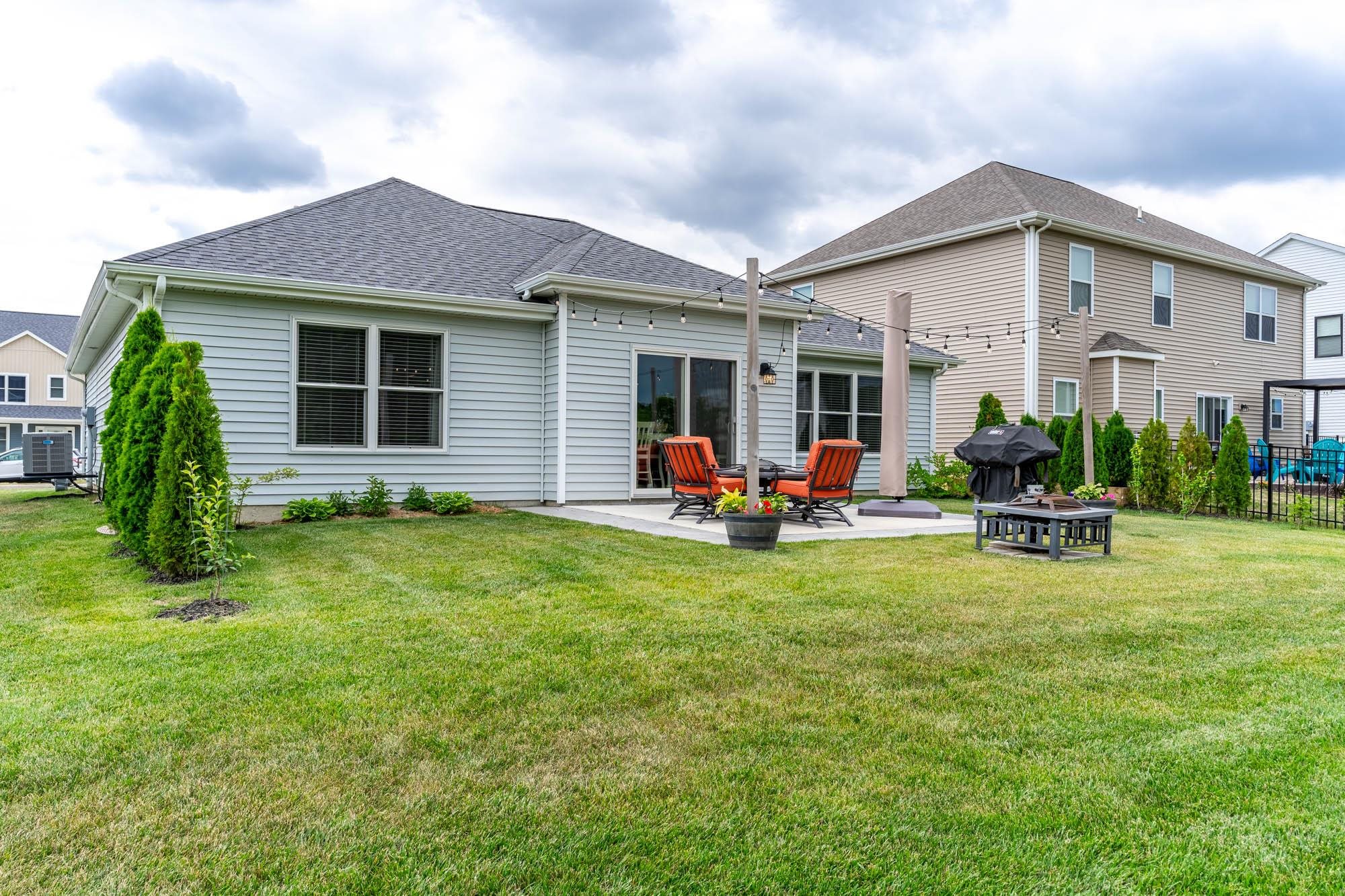 1212 Lone Oak