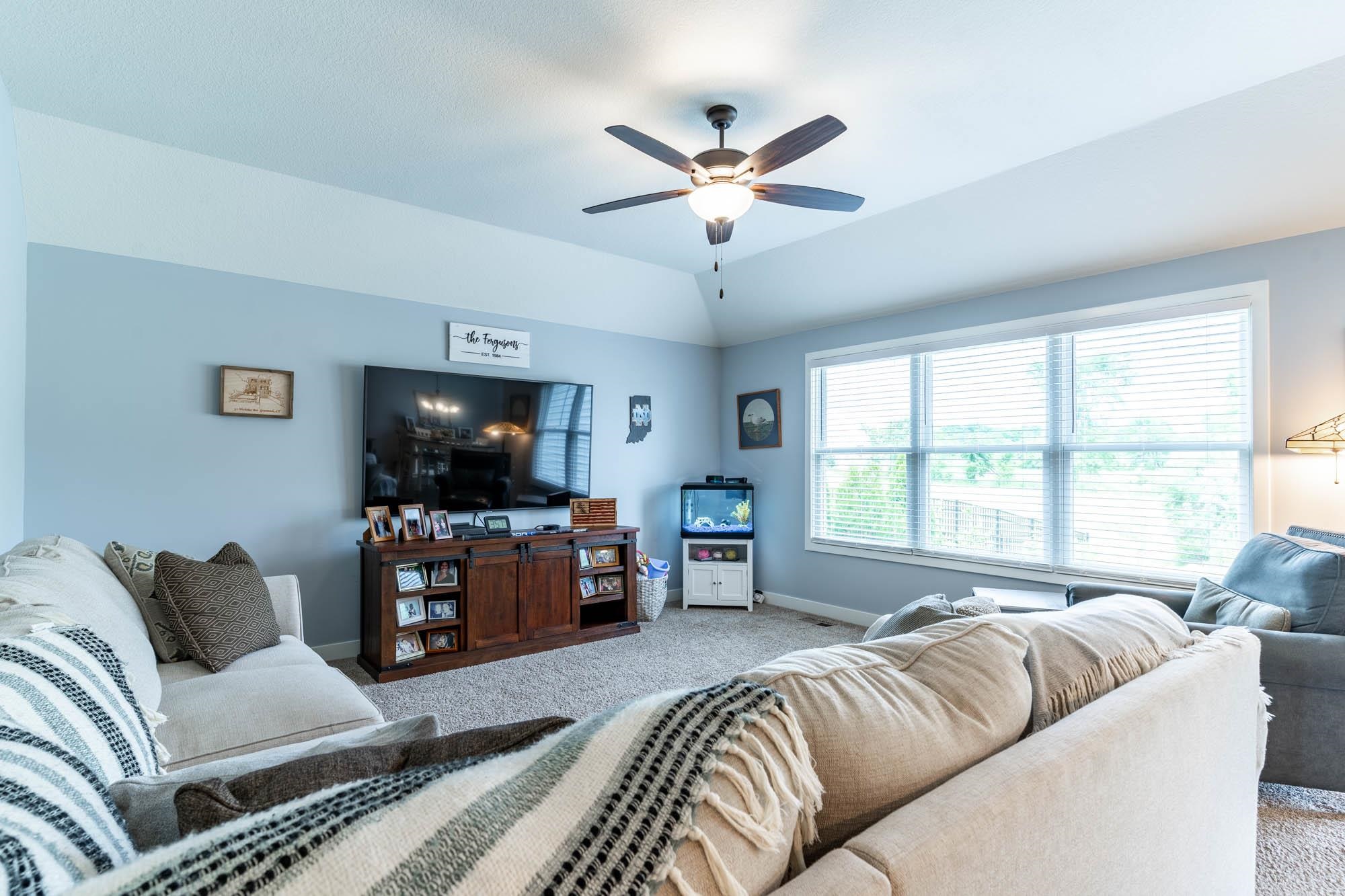 1212 Lone Oak