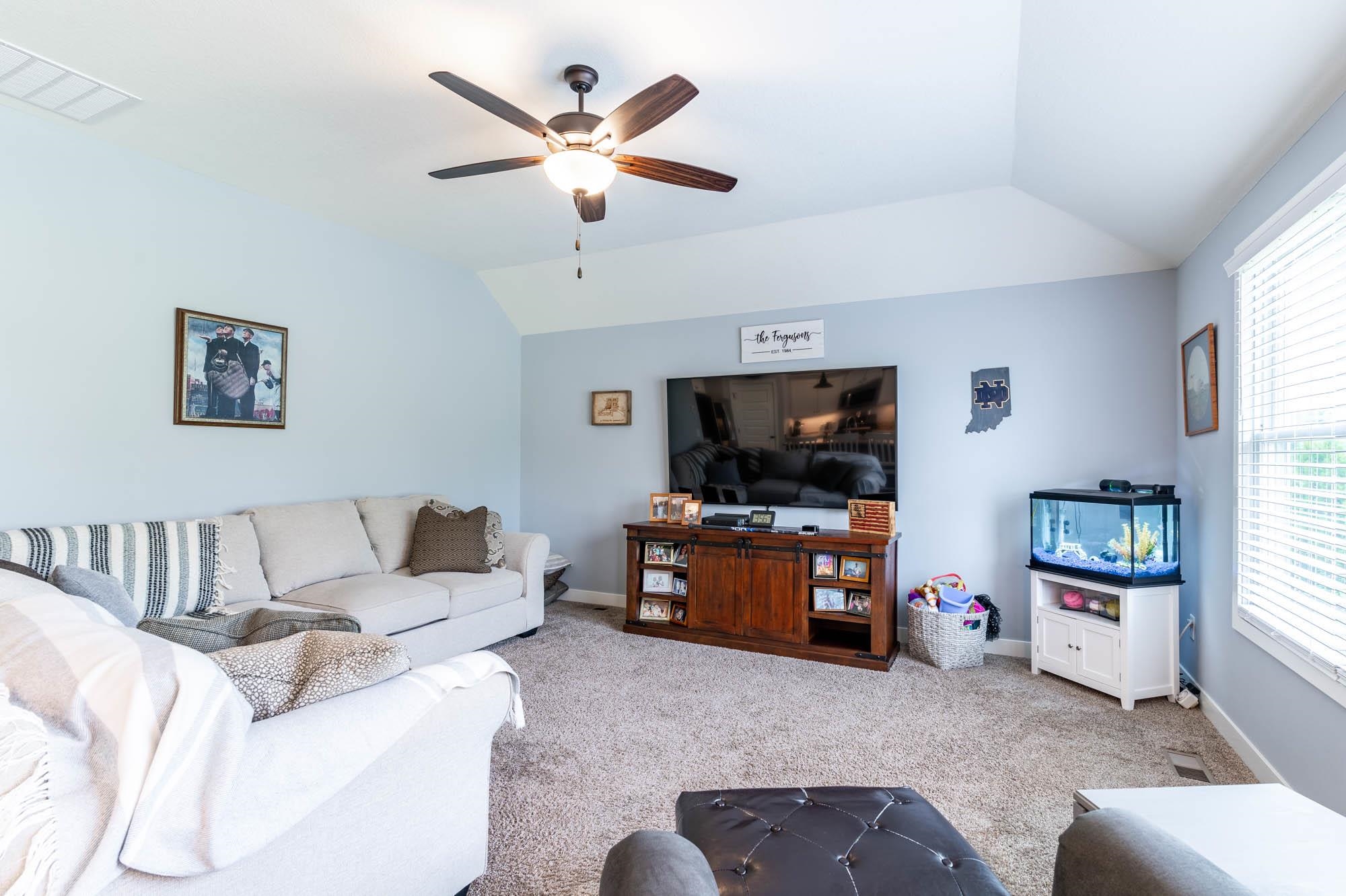 1212 Lone Oak