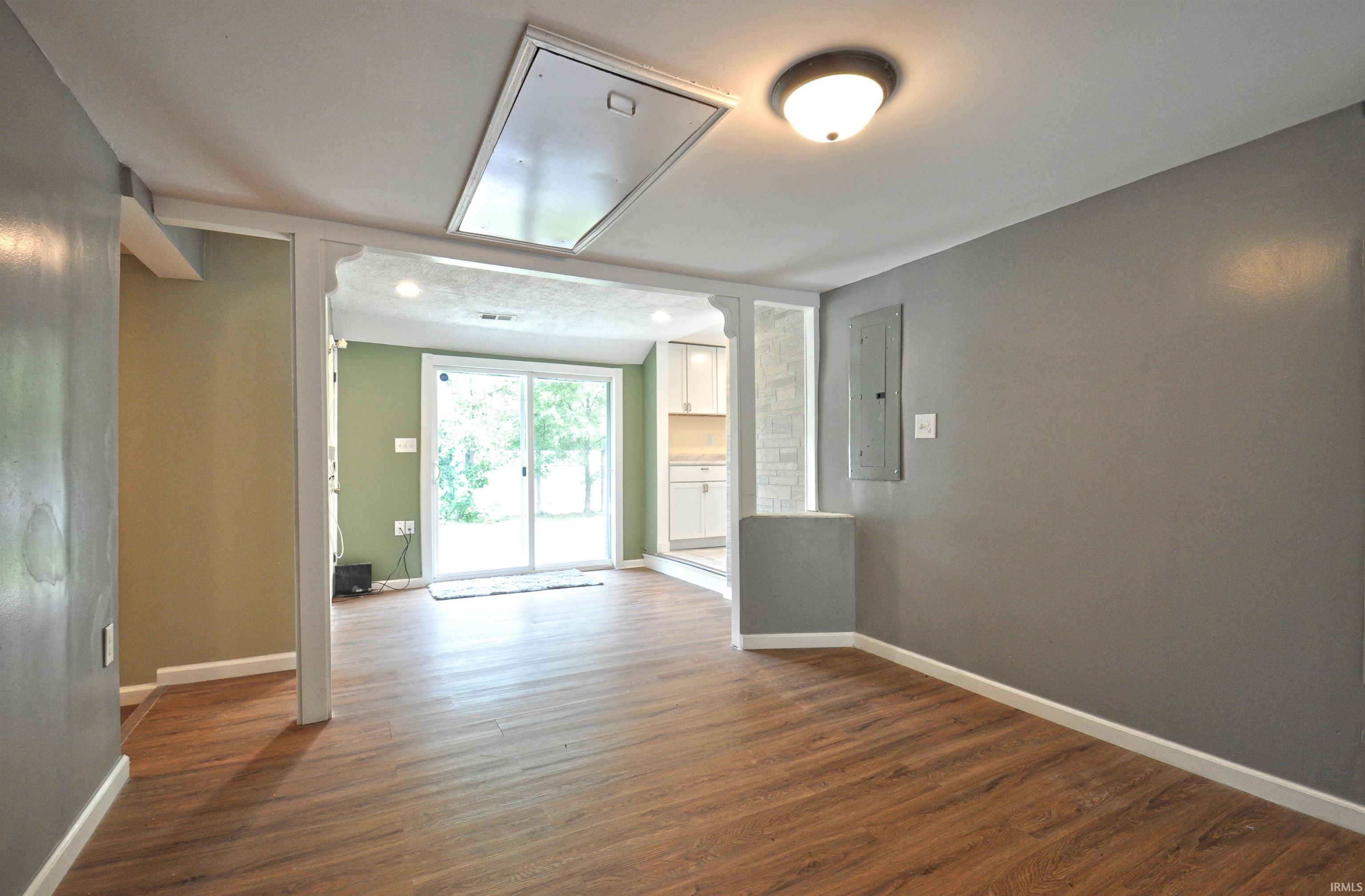 56385 East