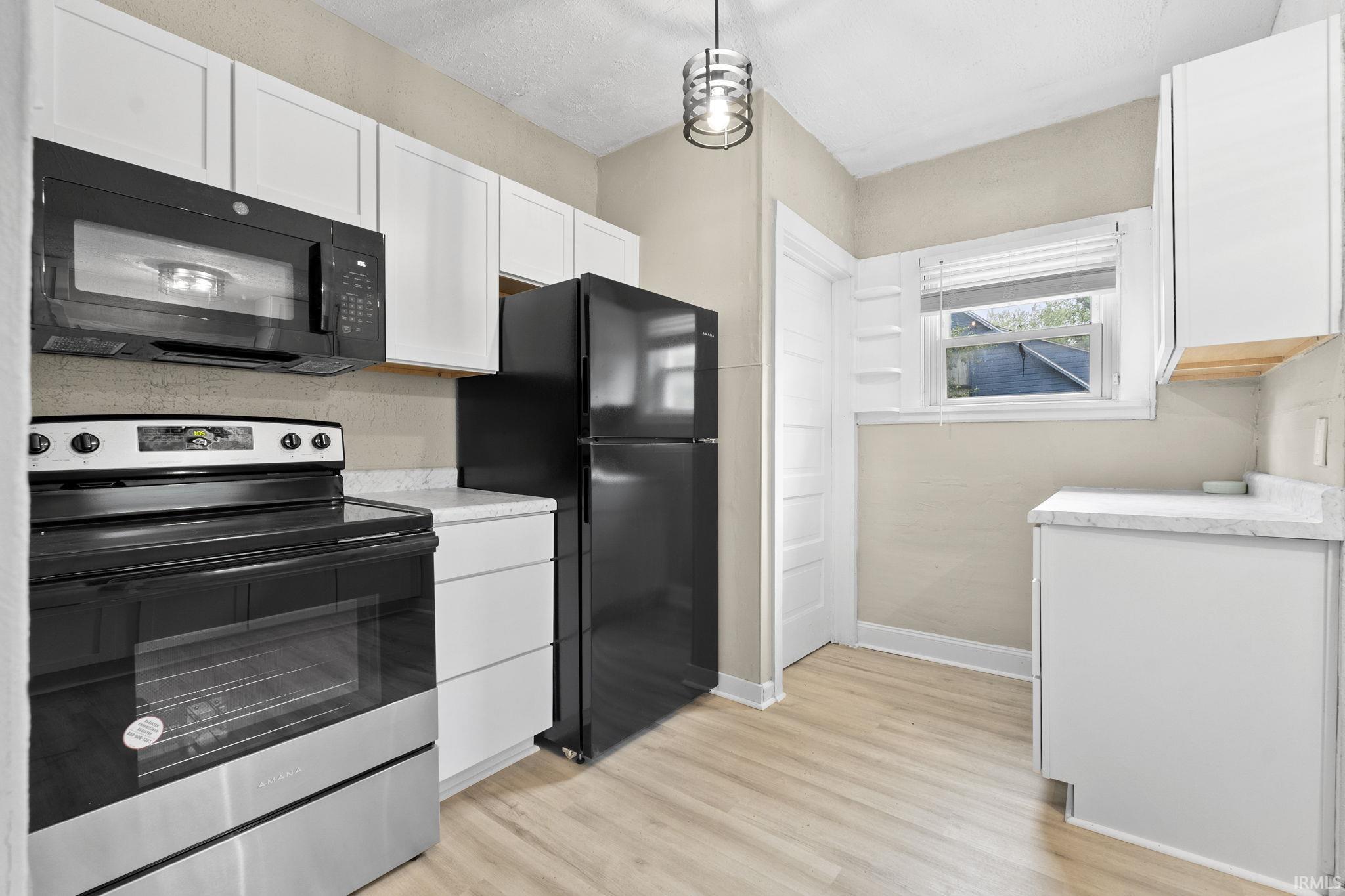 4405 Warsaw
