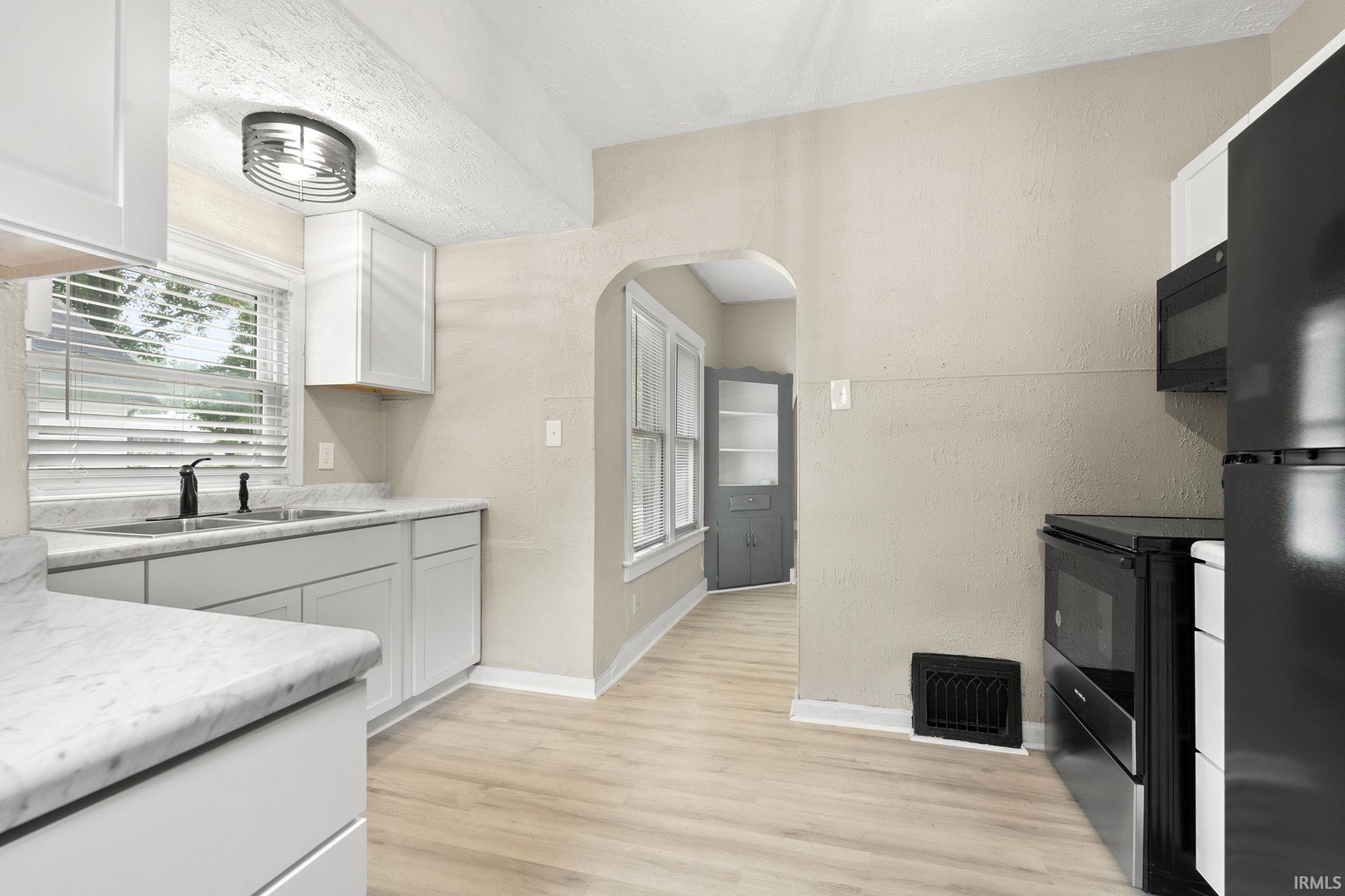 4405 Warsaw