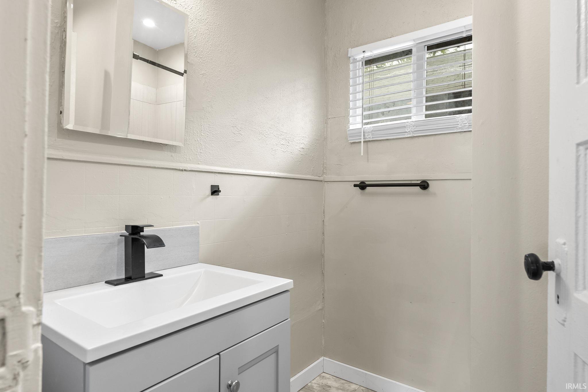 4405 Warsaw