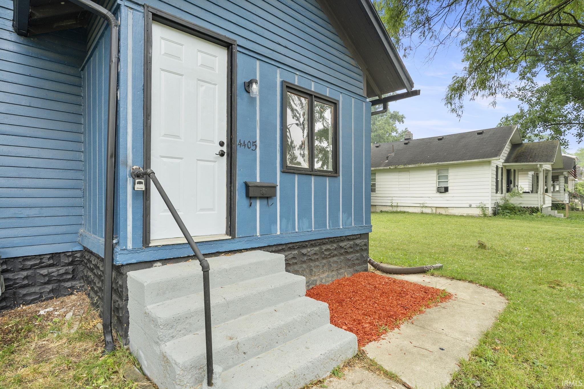 4405 Warsaw