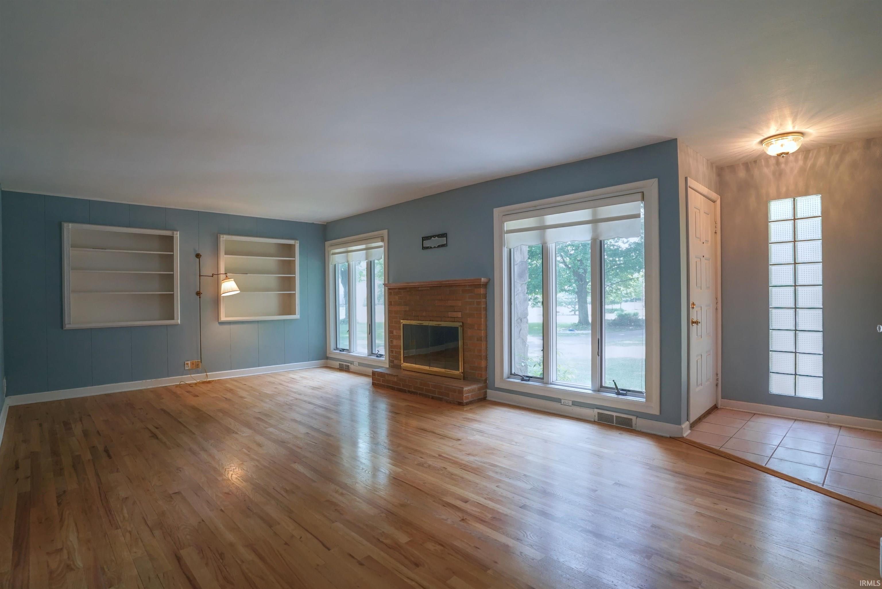 23499 Greenleaf
