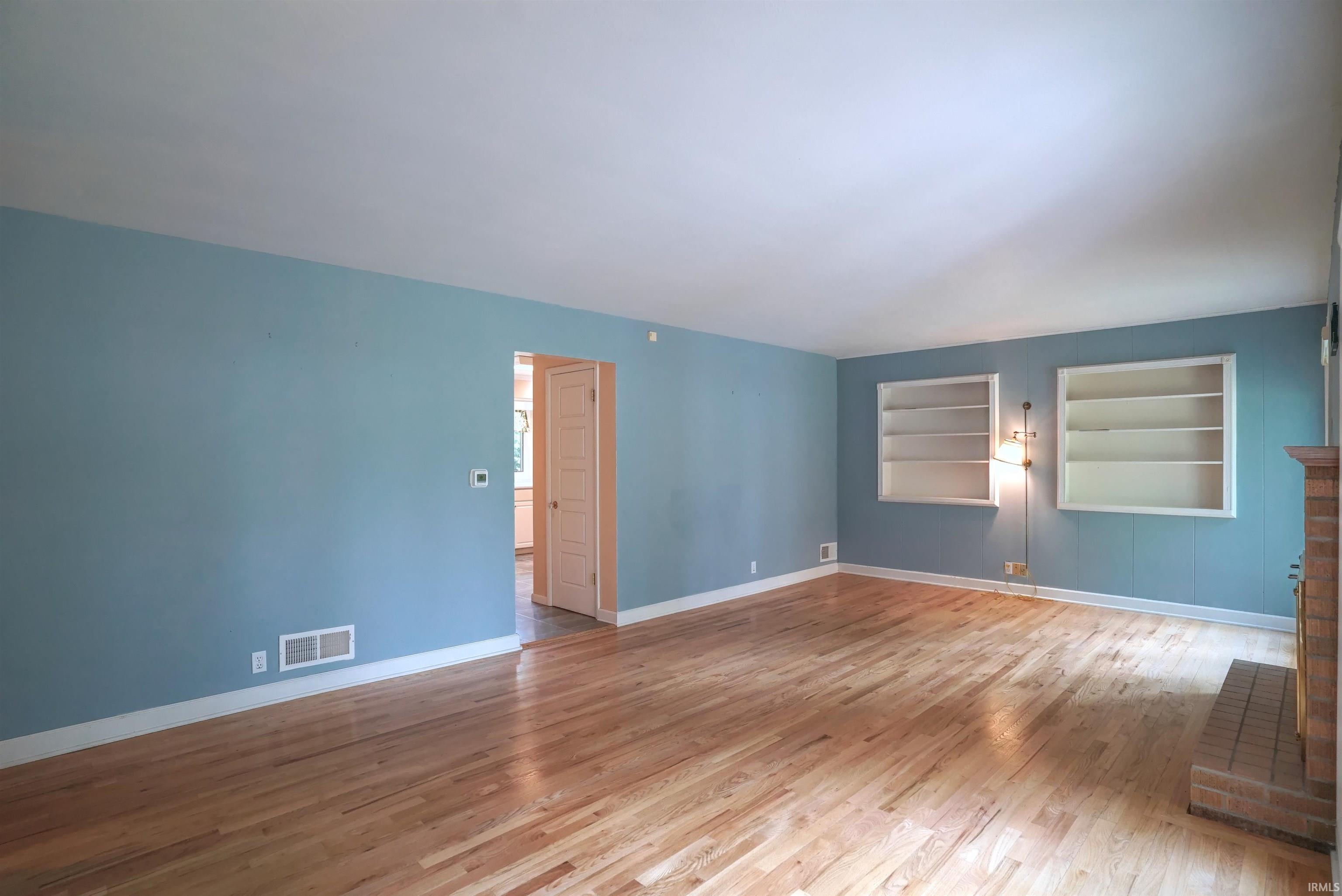 23499 Greenleaf