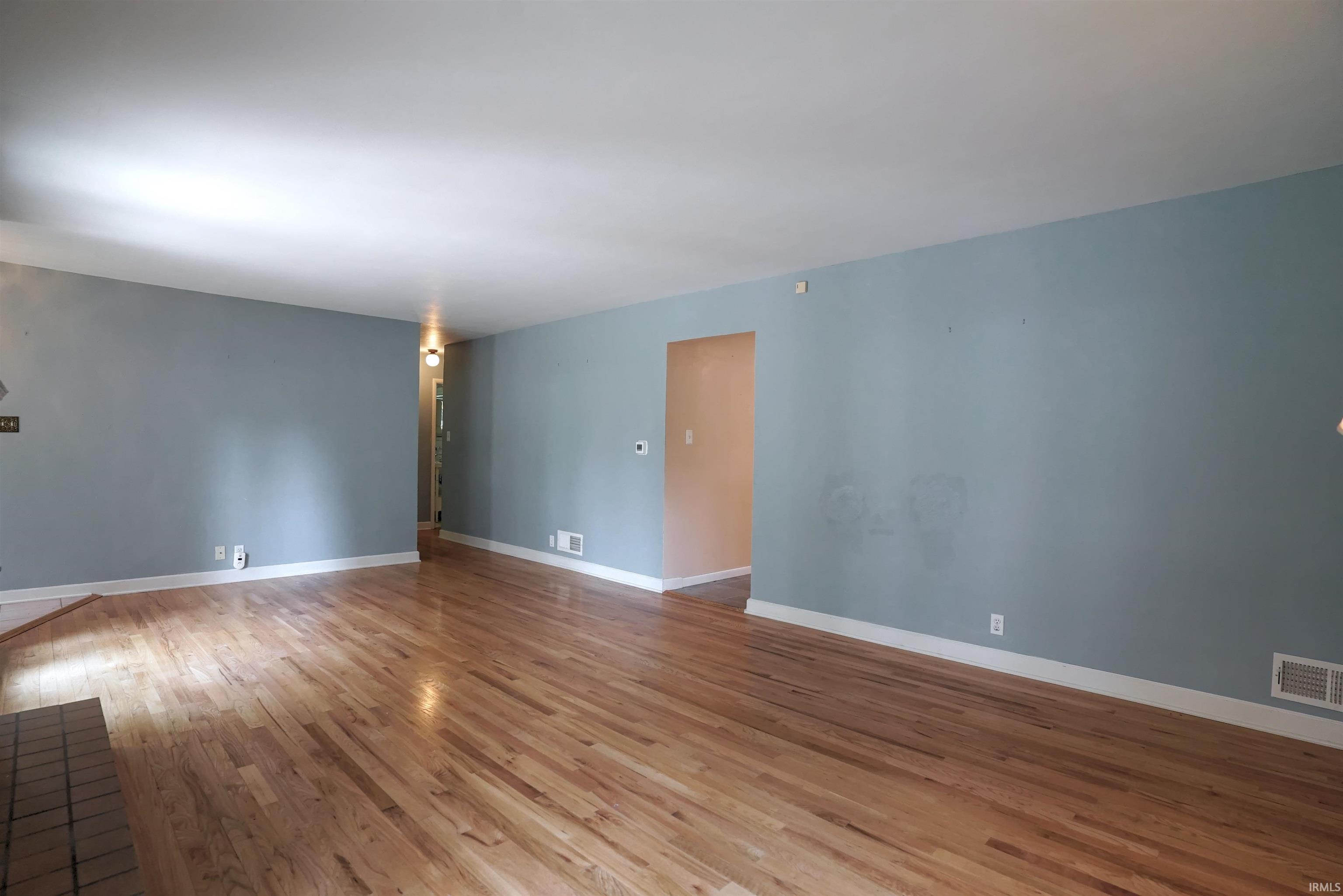 23499 Greenleaf