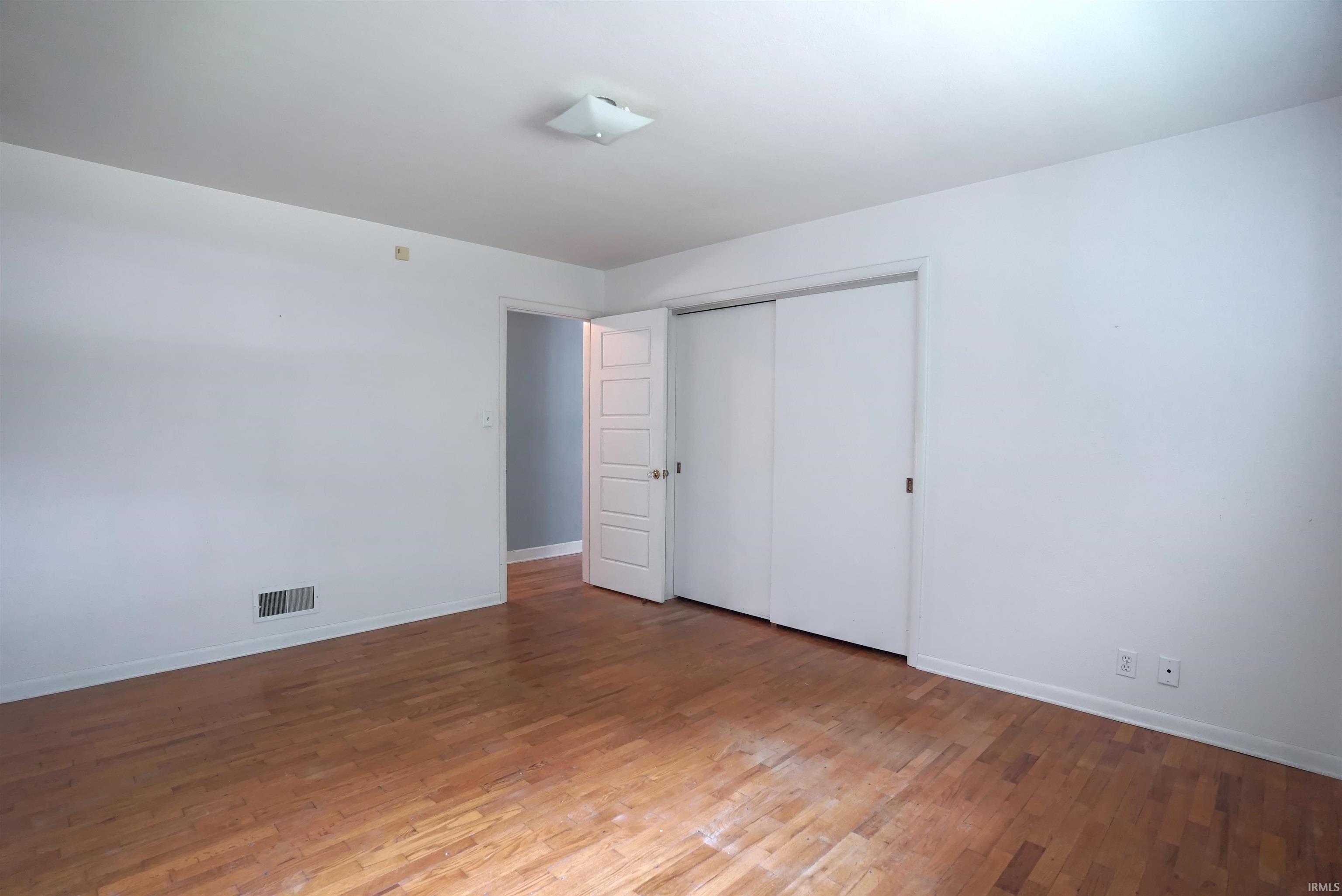 23499 Greenleaf