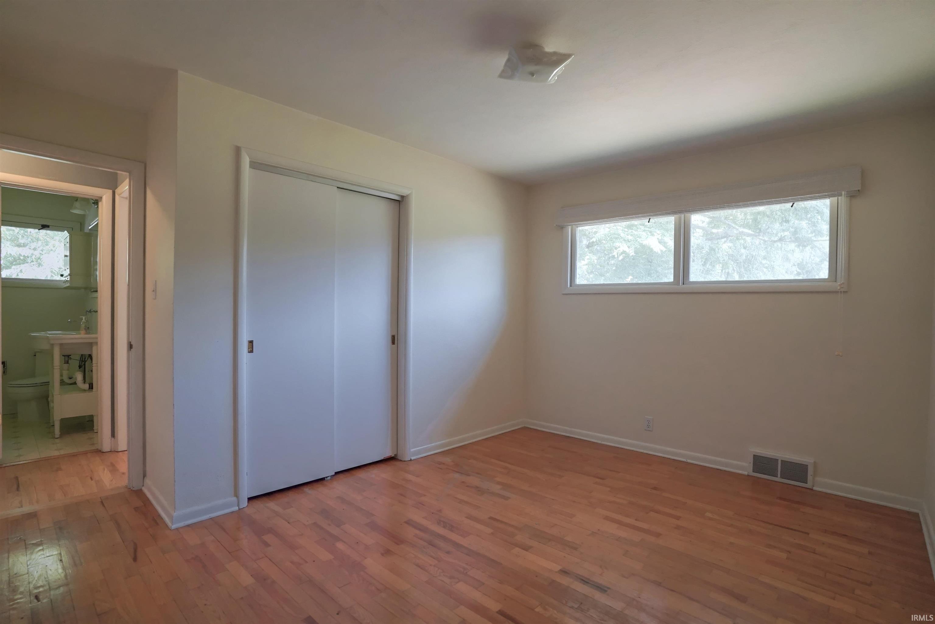 23499 Greenleaf