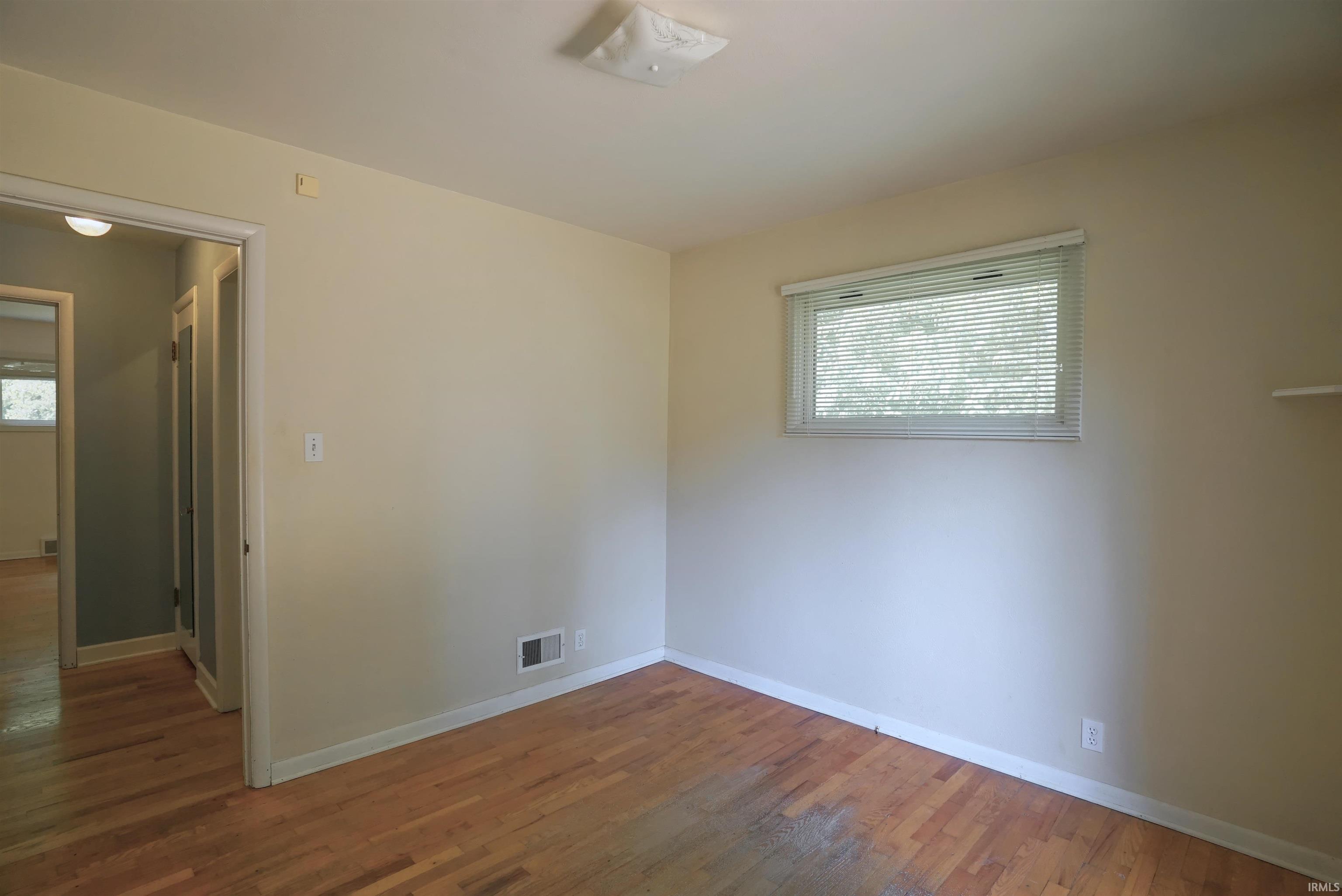 23499 Greenleaf