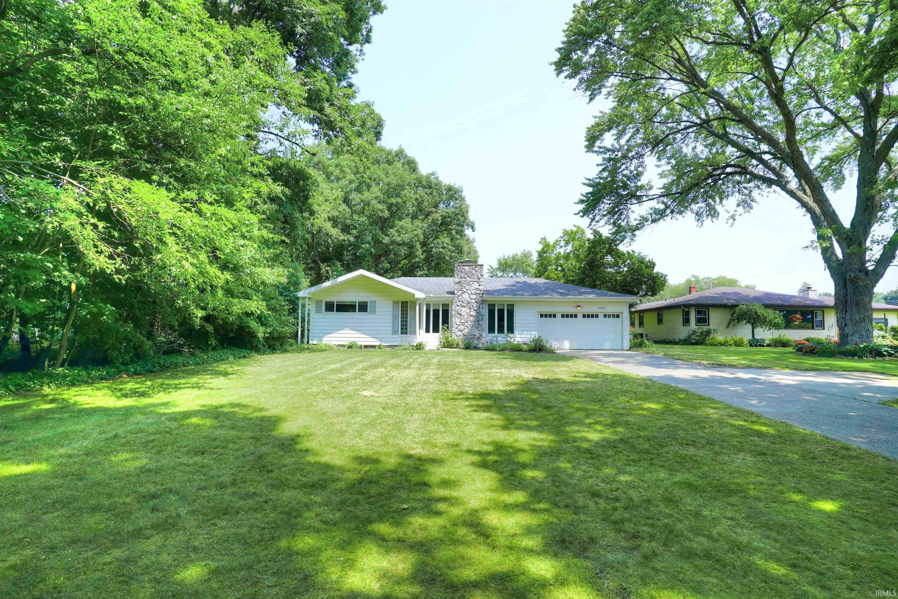 23499 Greenleaf