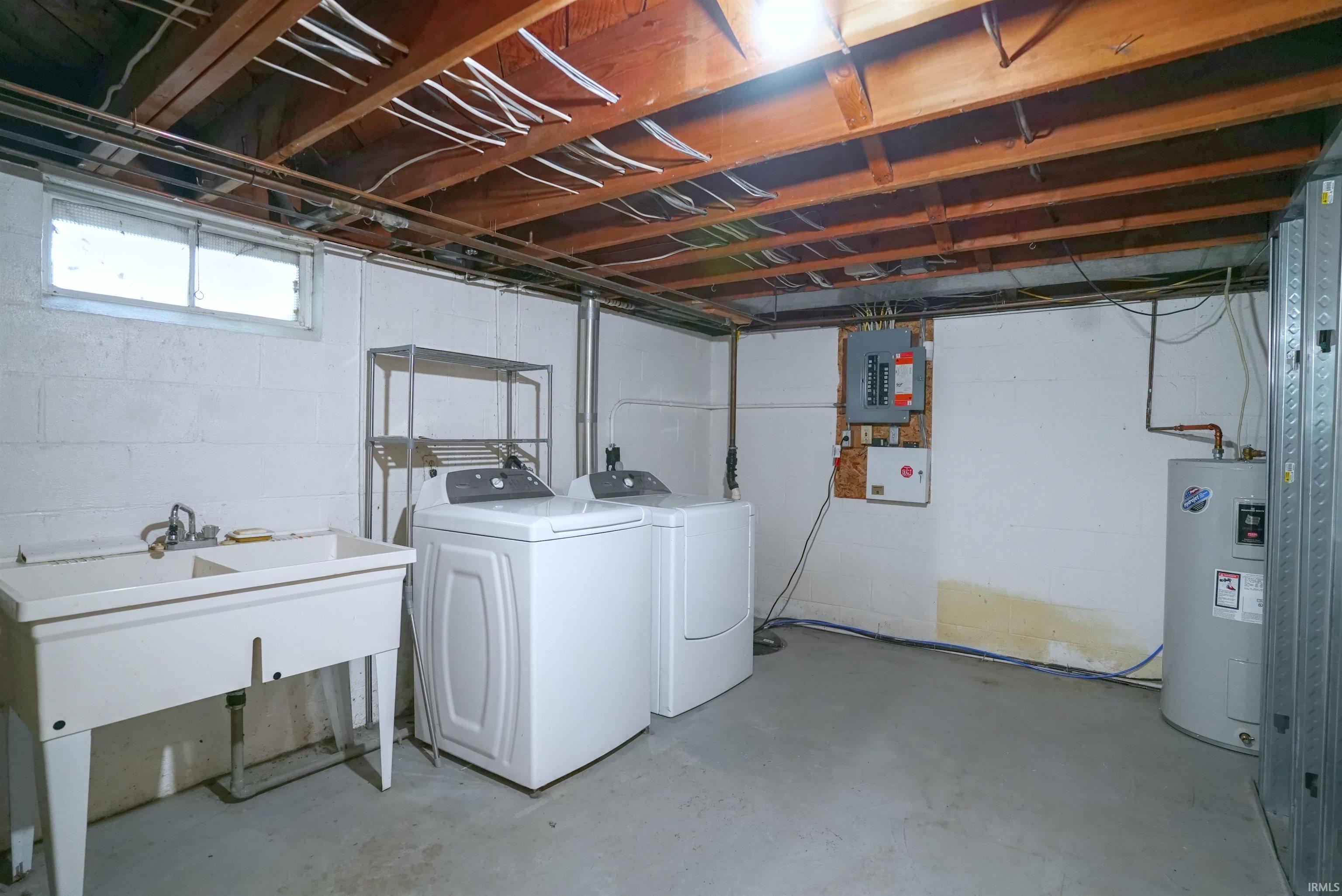 23499 Greenleaf