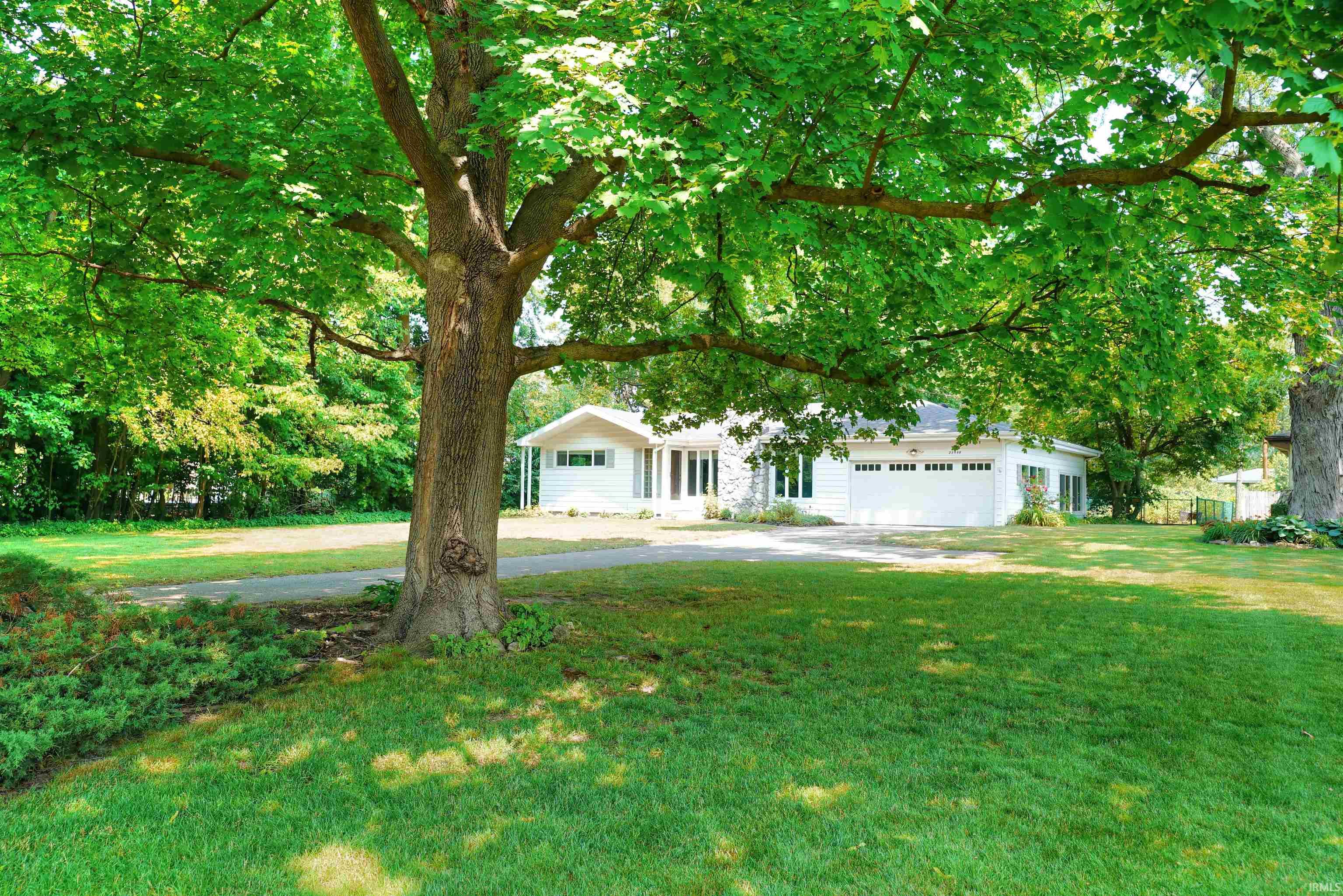 23499 Greenleaf