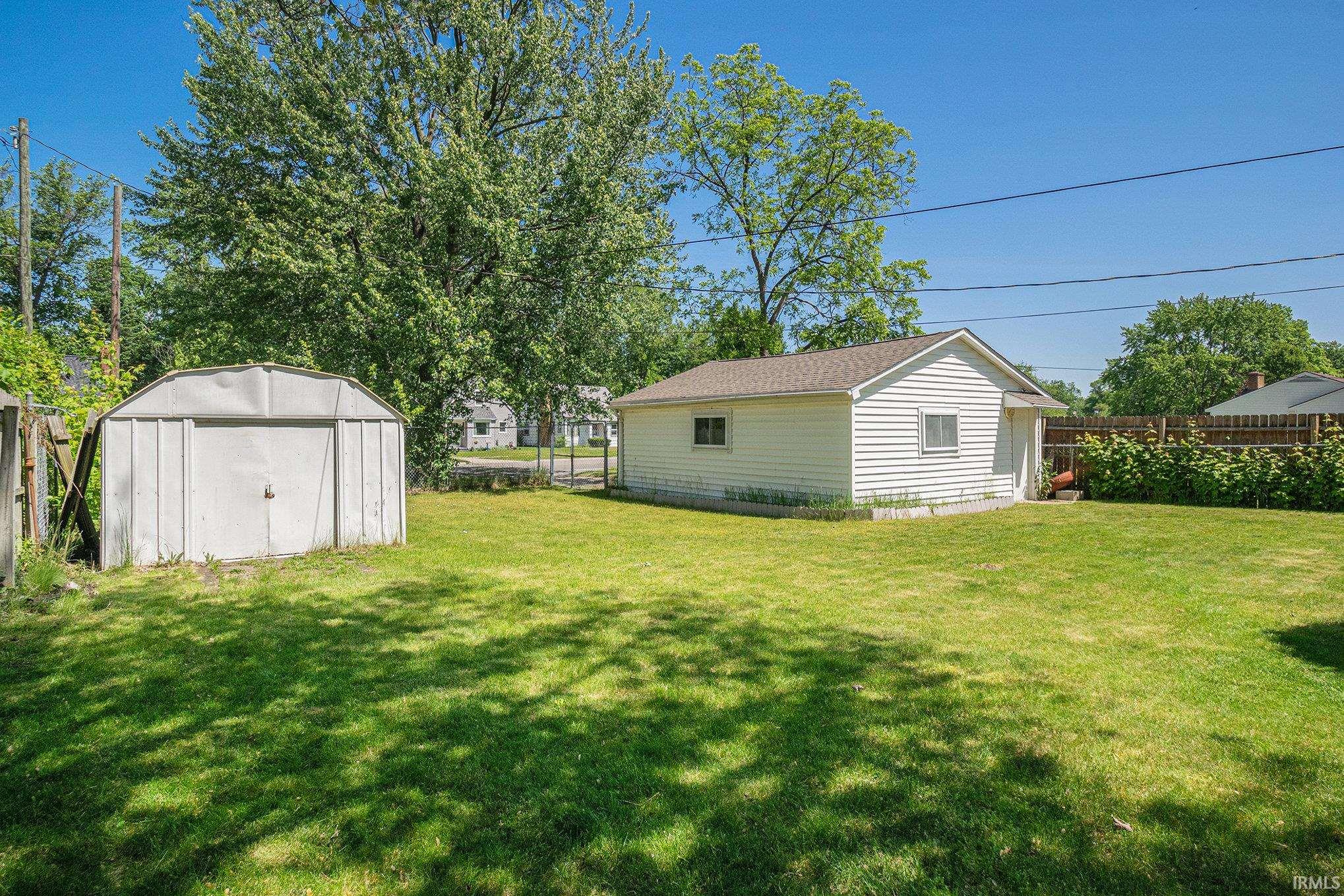1511 Cedar