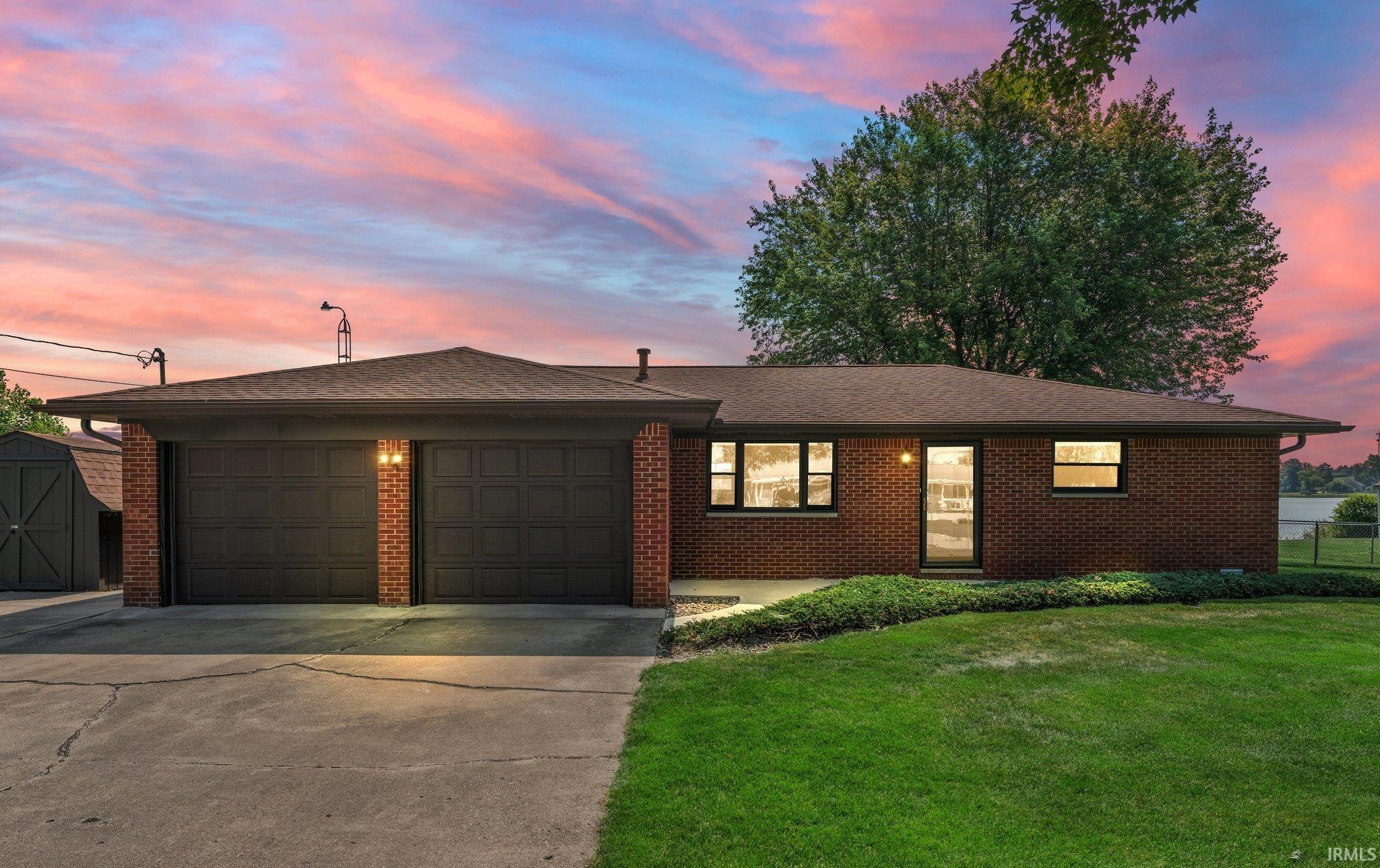 2832 Lakeview
