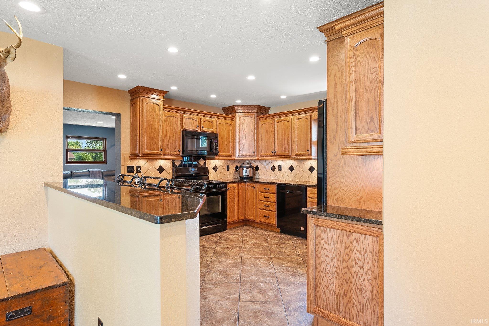 2832 Lakeview