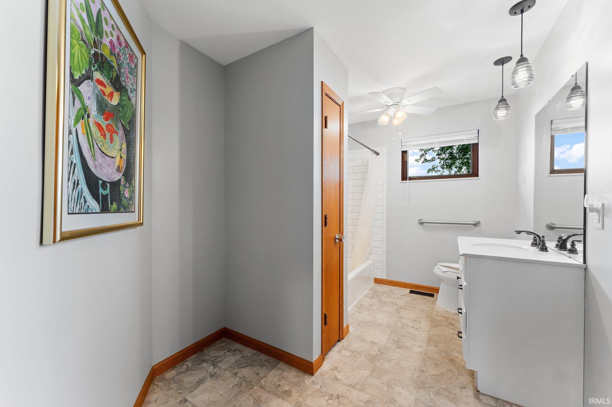 2832 Lakeview