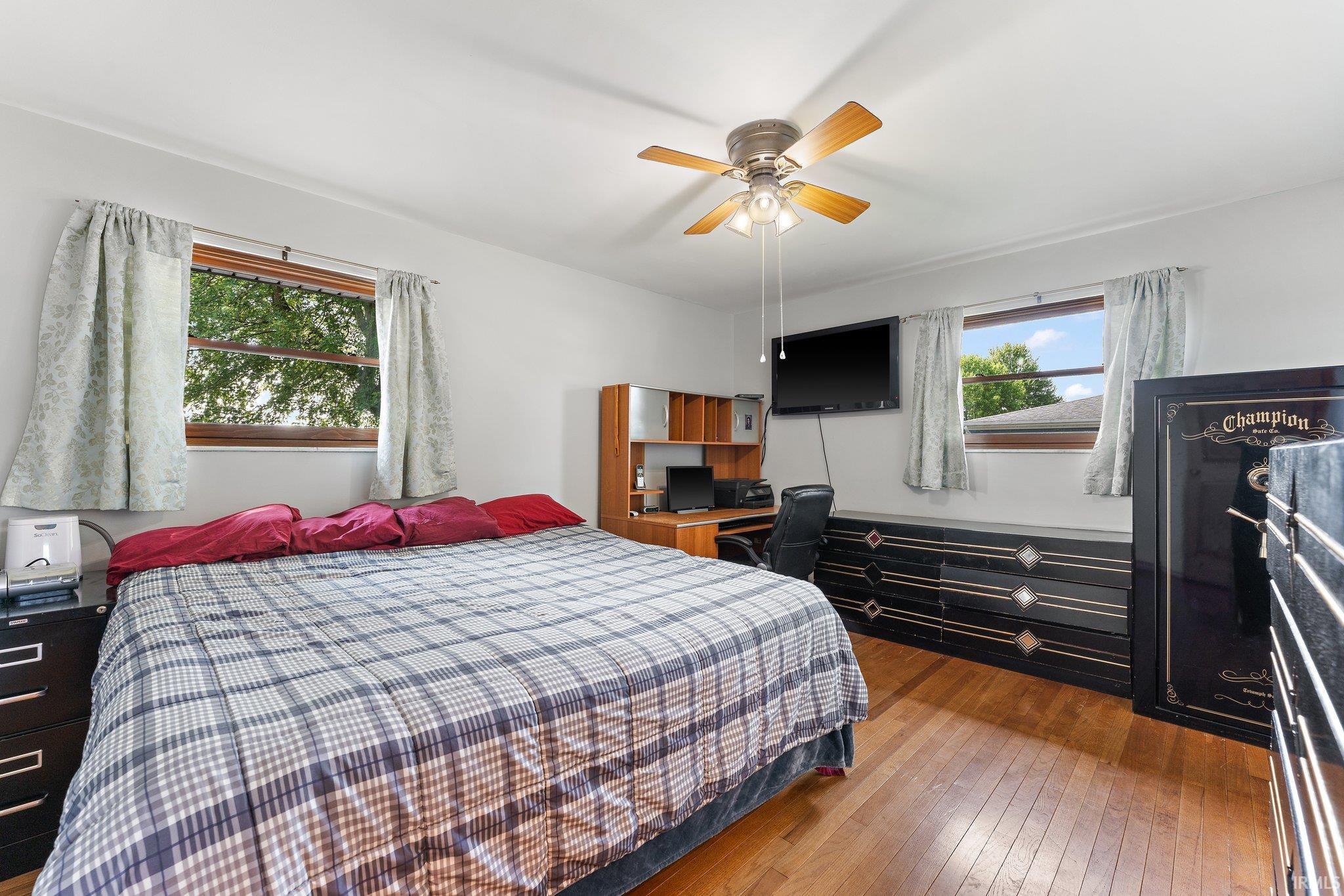 2832 Lakeview