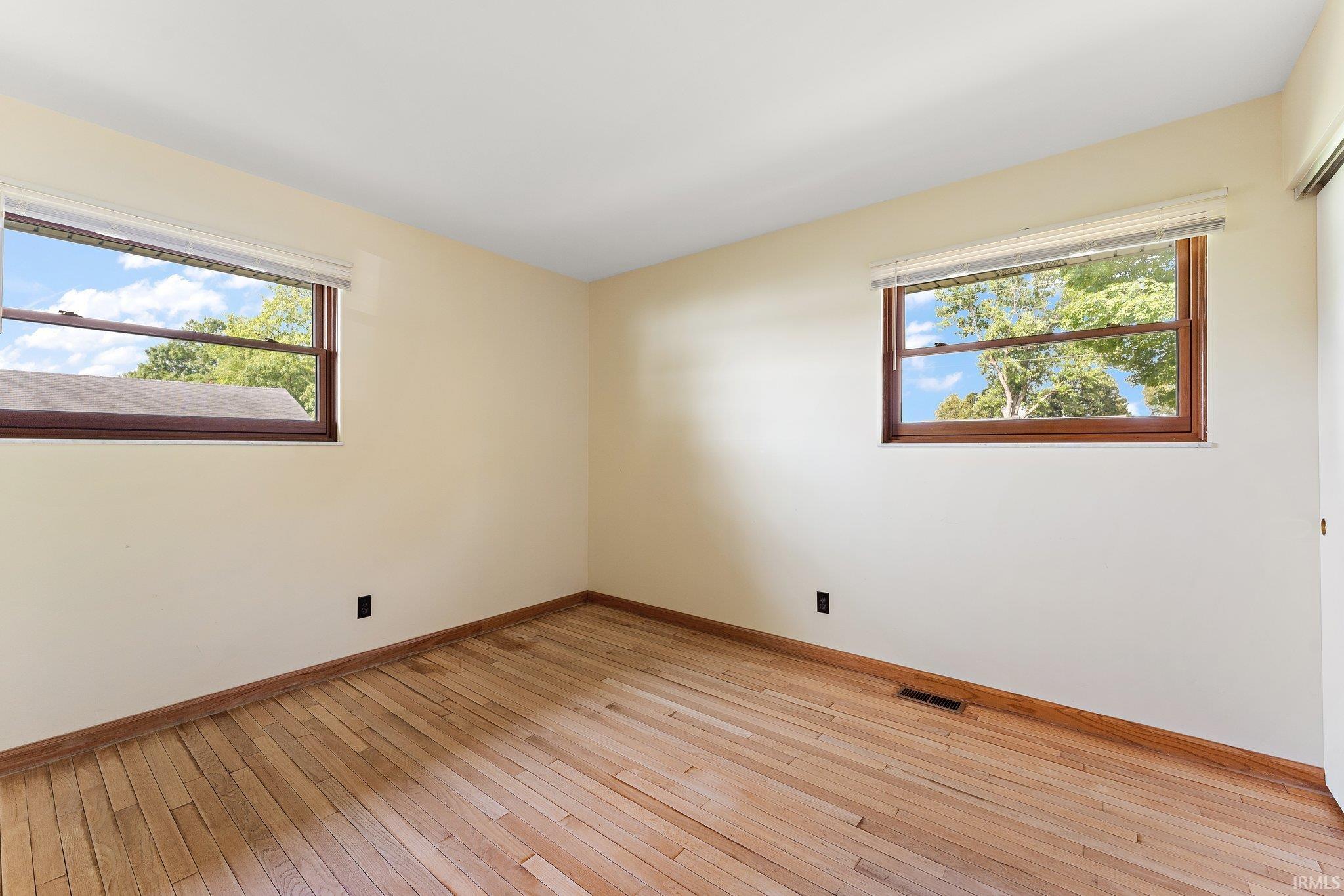 2832 Lakeview