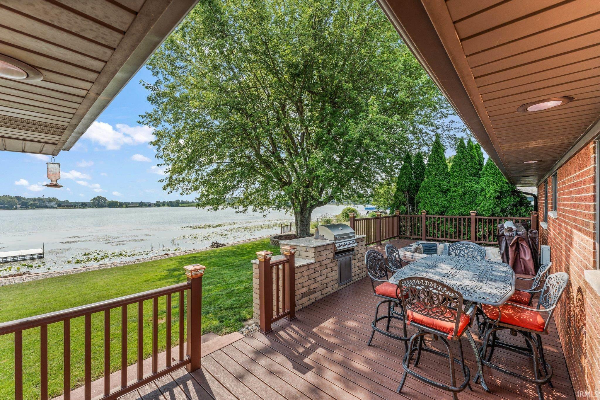 2832 Lakeview