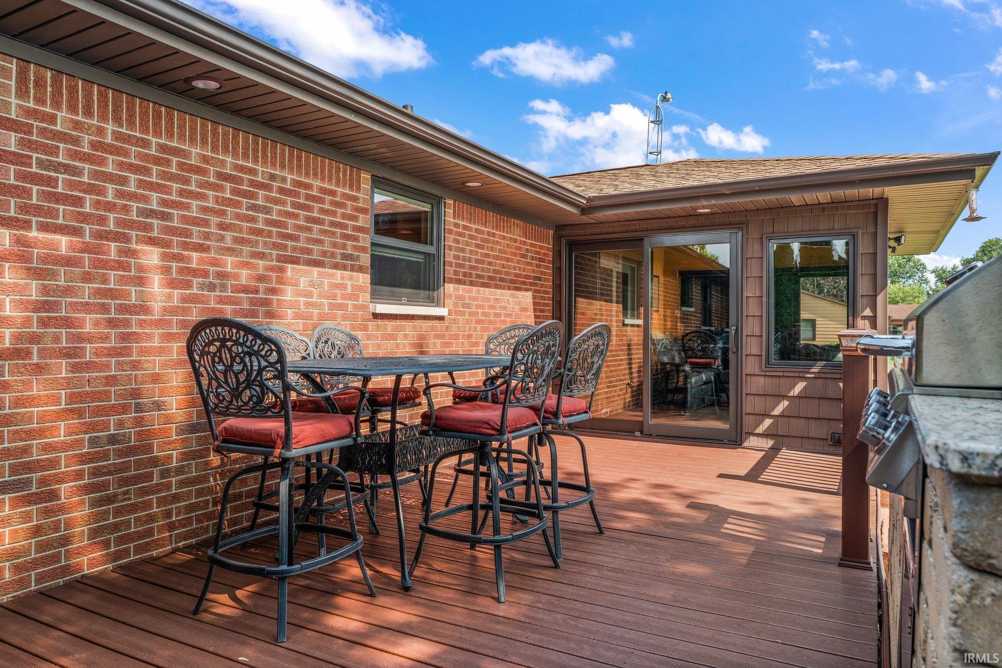 2832 Lakeview