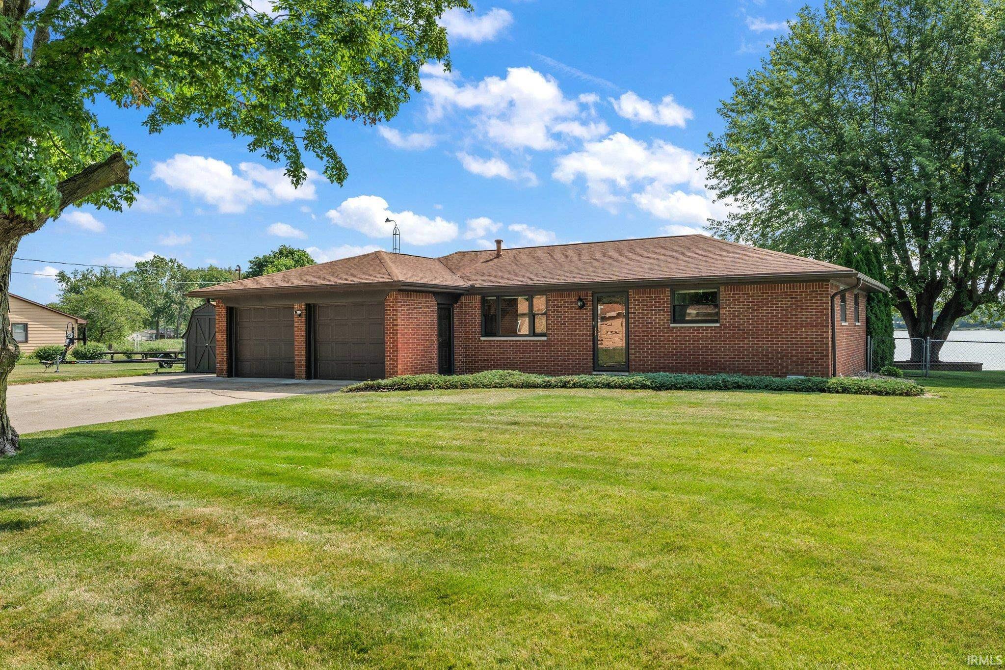 2832 Lakeview