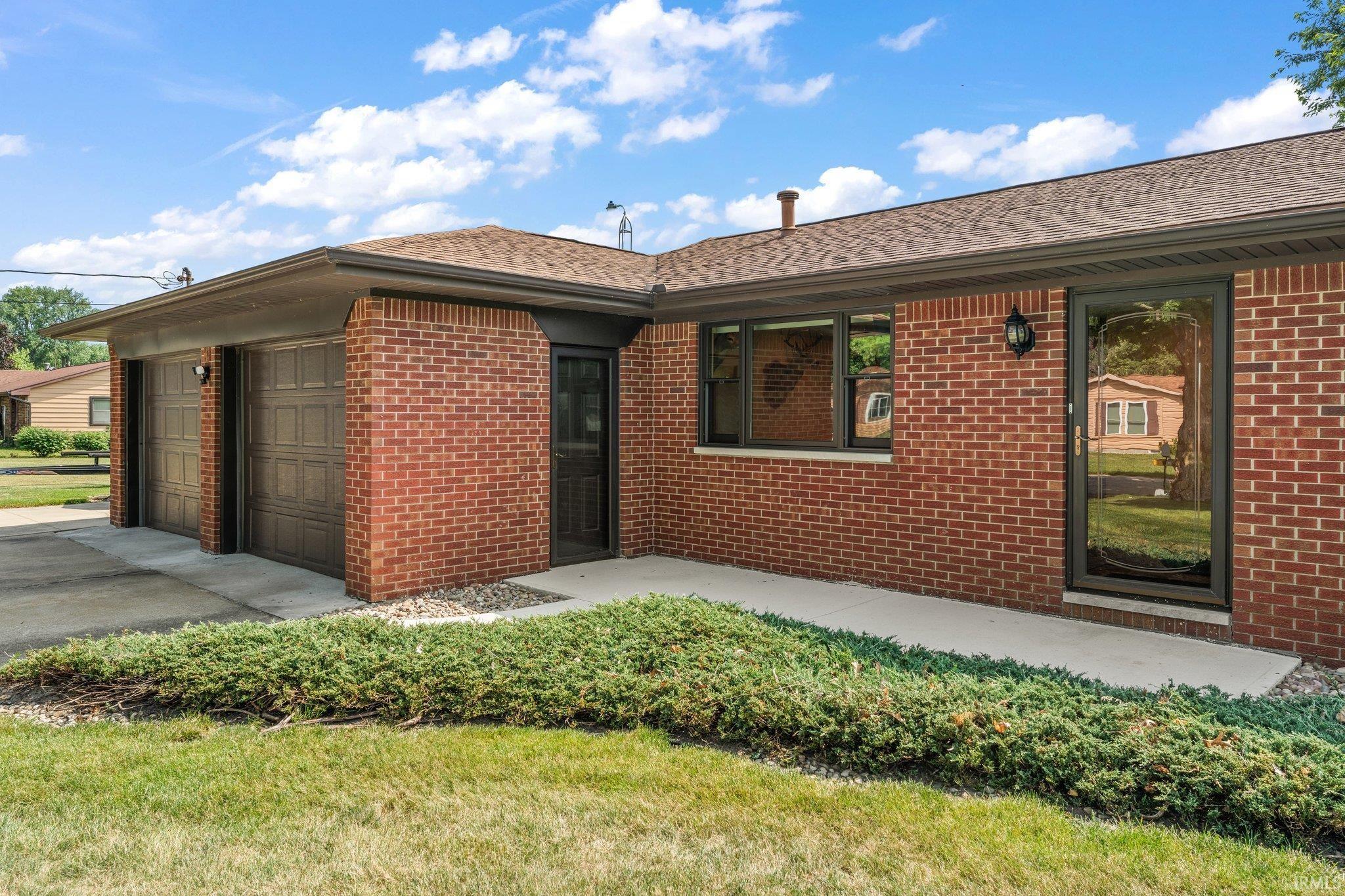 2832 Lakeview