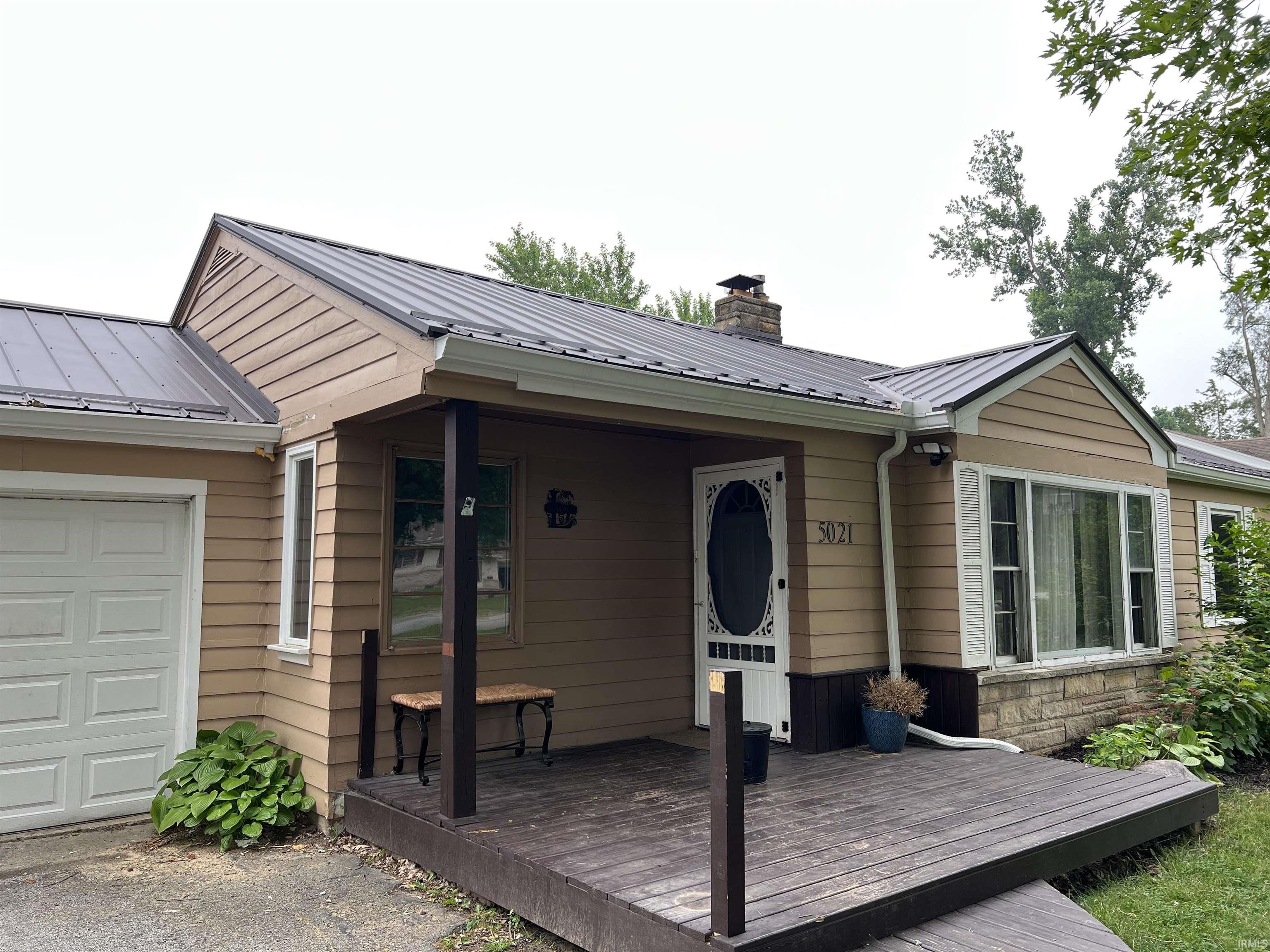 5021 Fernwood