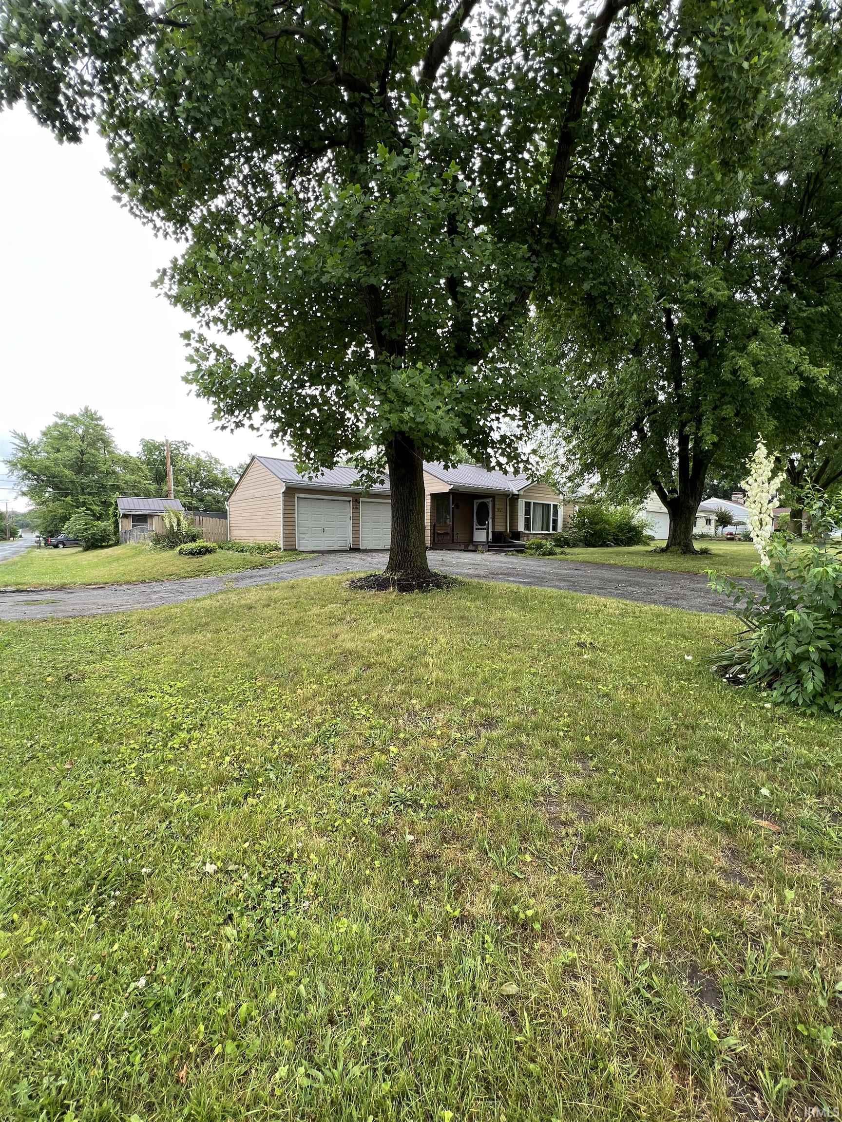 5021 Fernwood