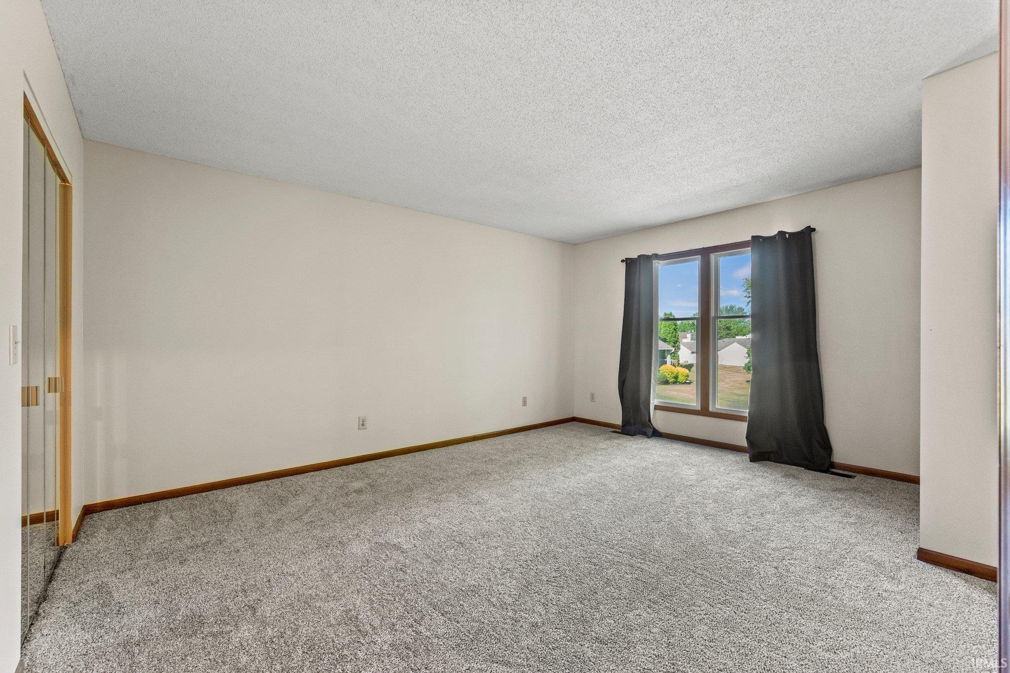 6020 Sawmill Woods