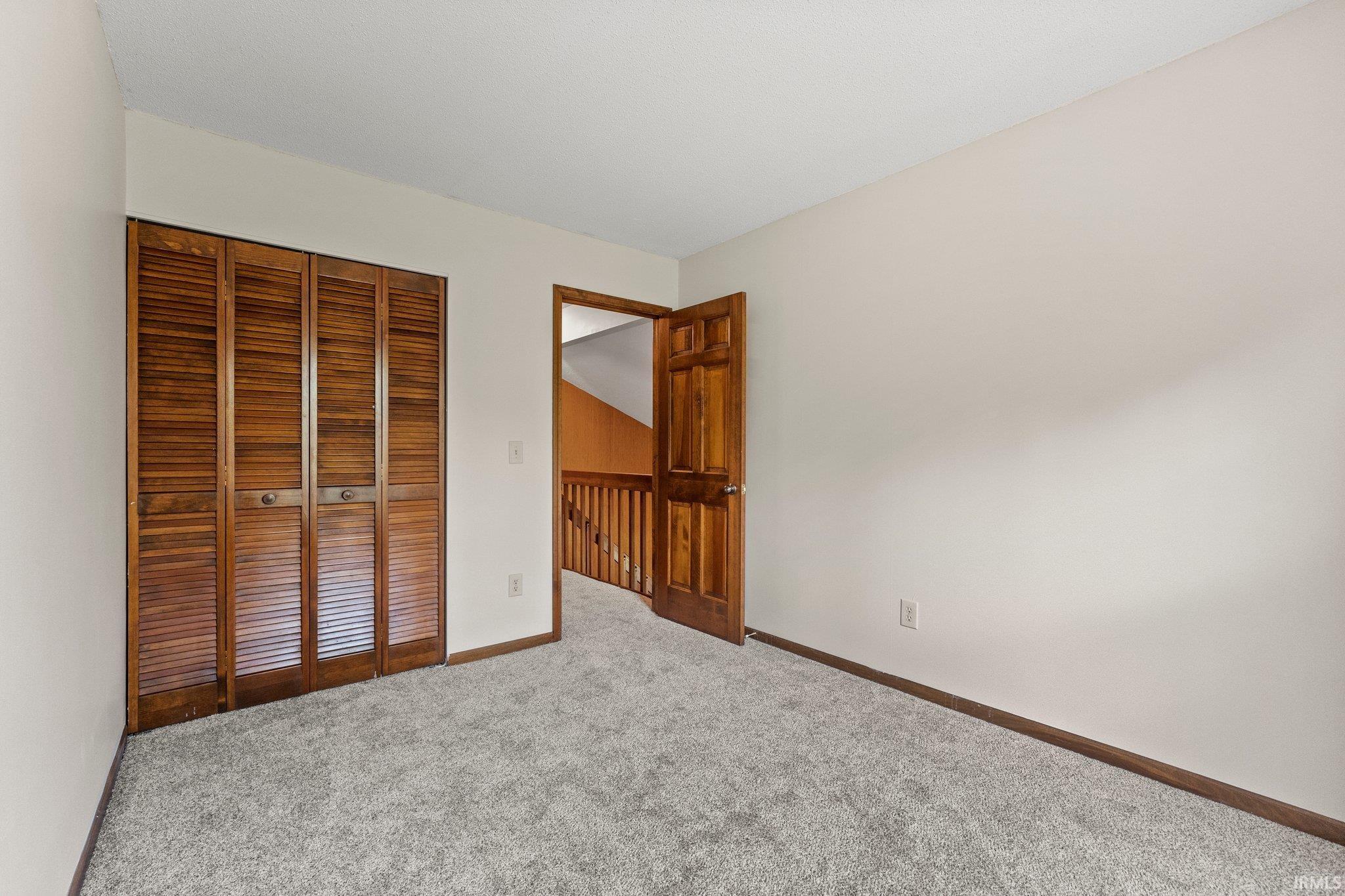 6020 Sawmill Woods