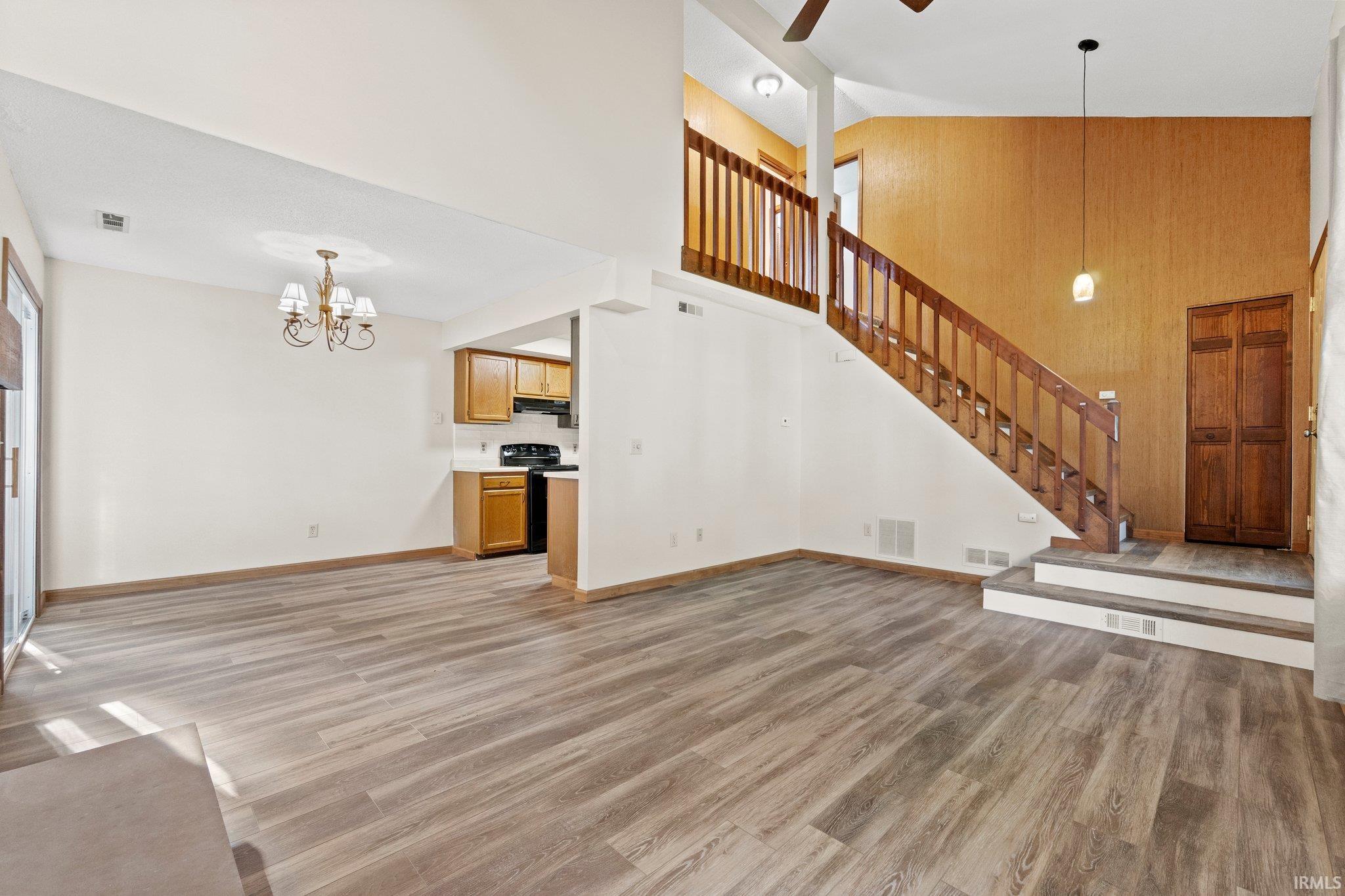 6020 Sawmill Woods