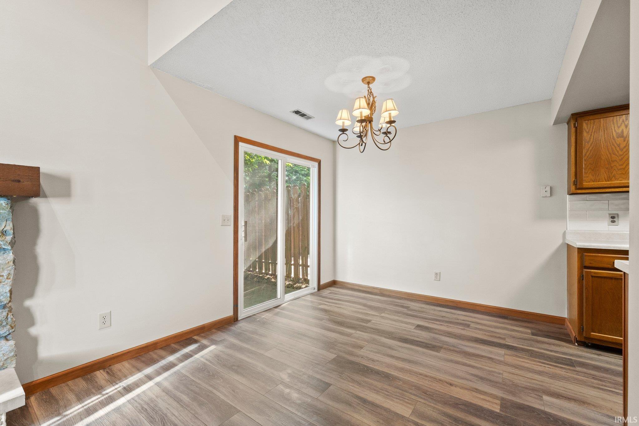 6020 Sawmill Woods