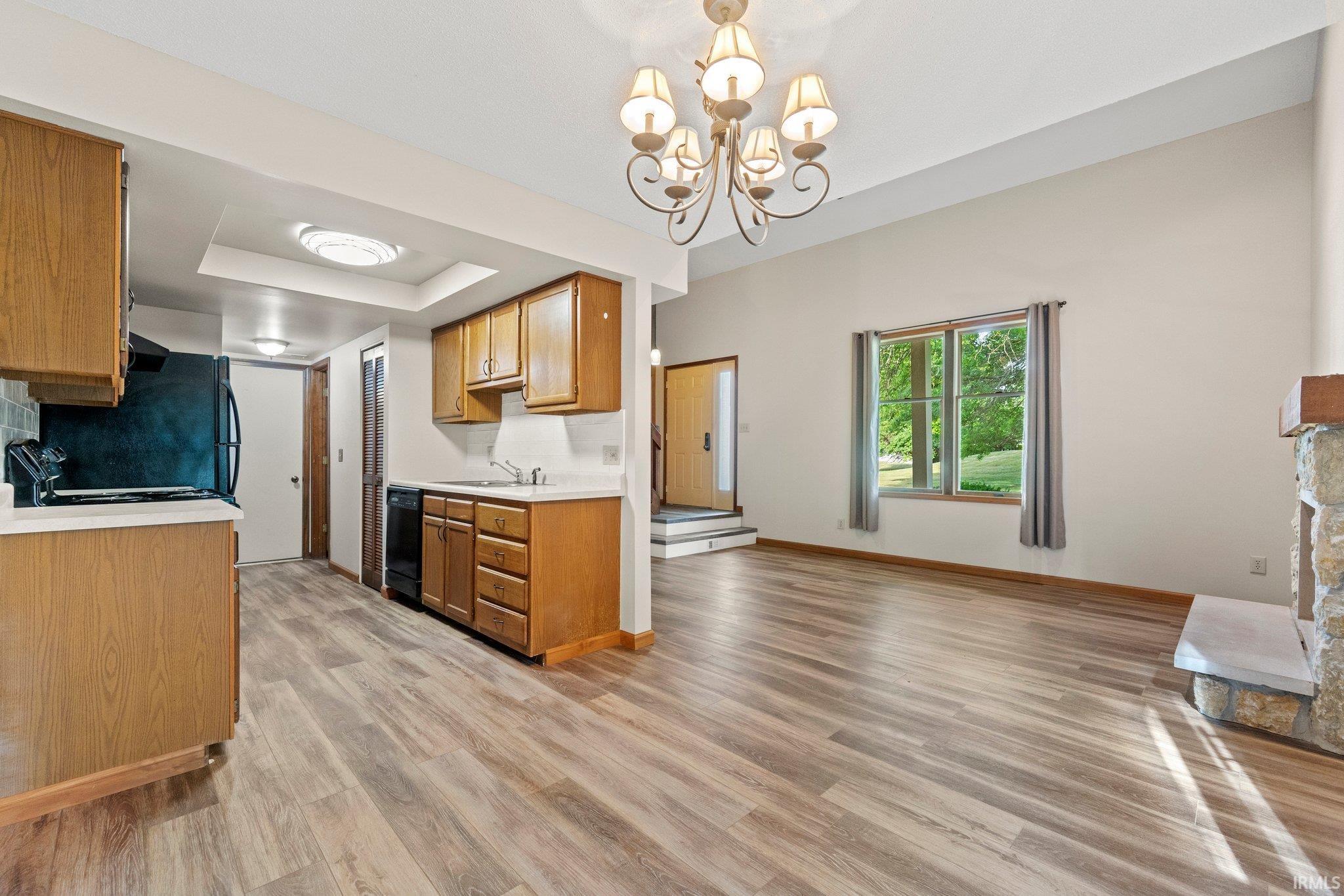6020 Sawmill Woods