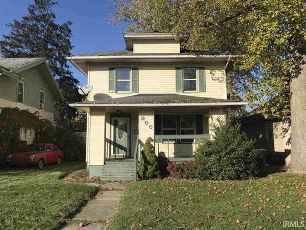 905 Ewing