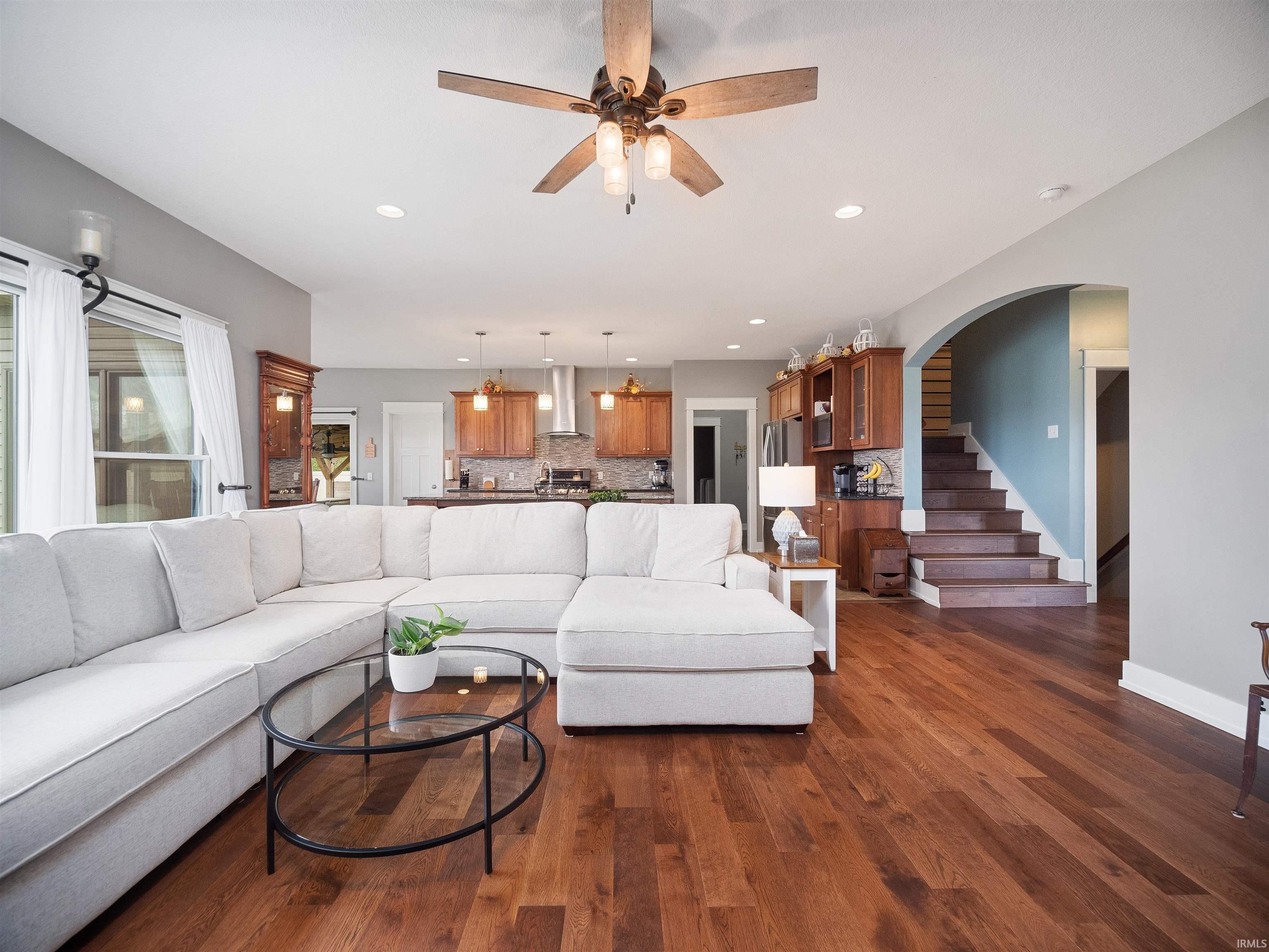 10814 Azbury