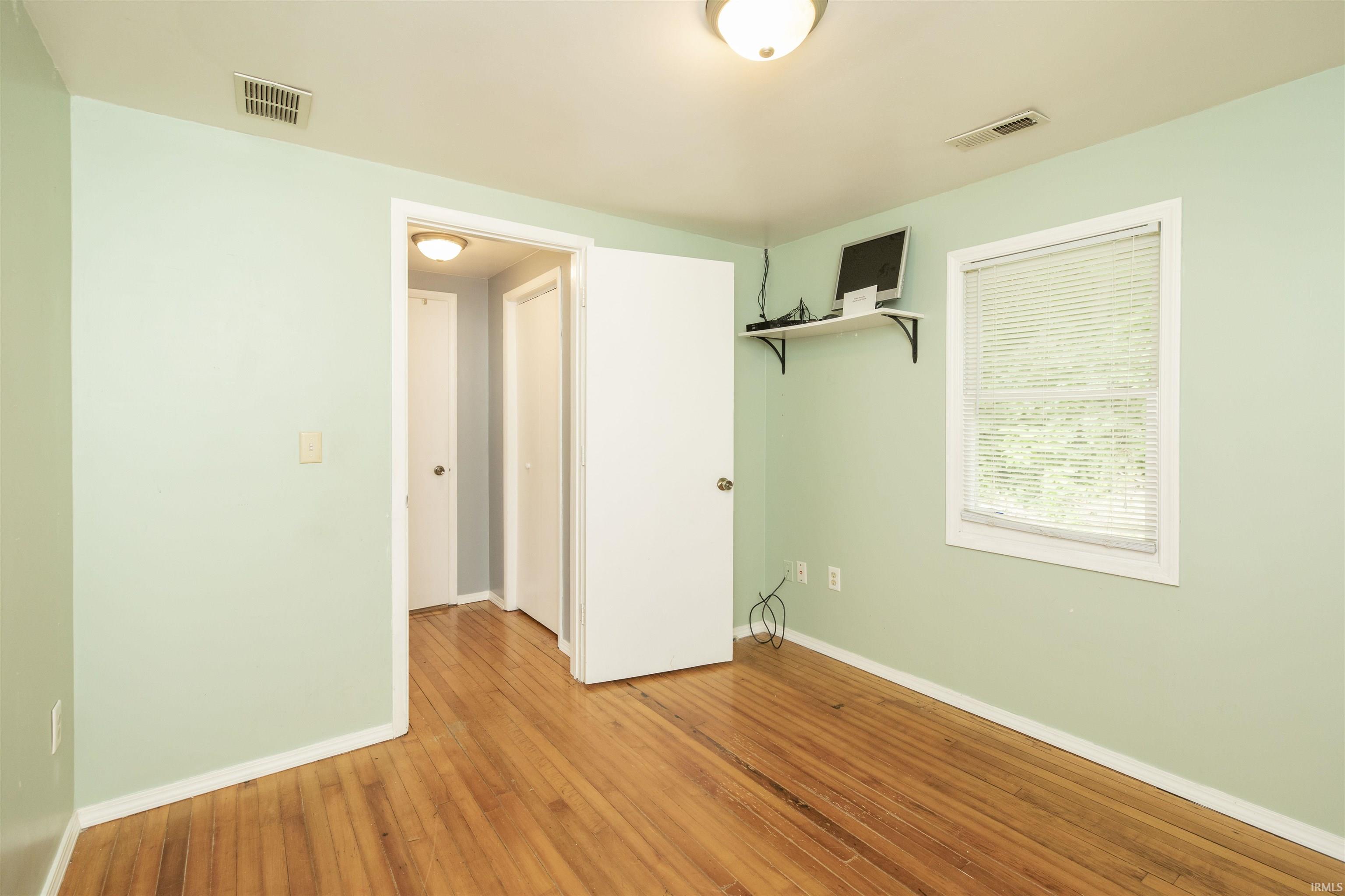 1327 Montgomery