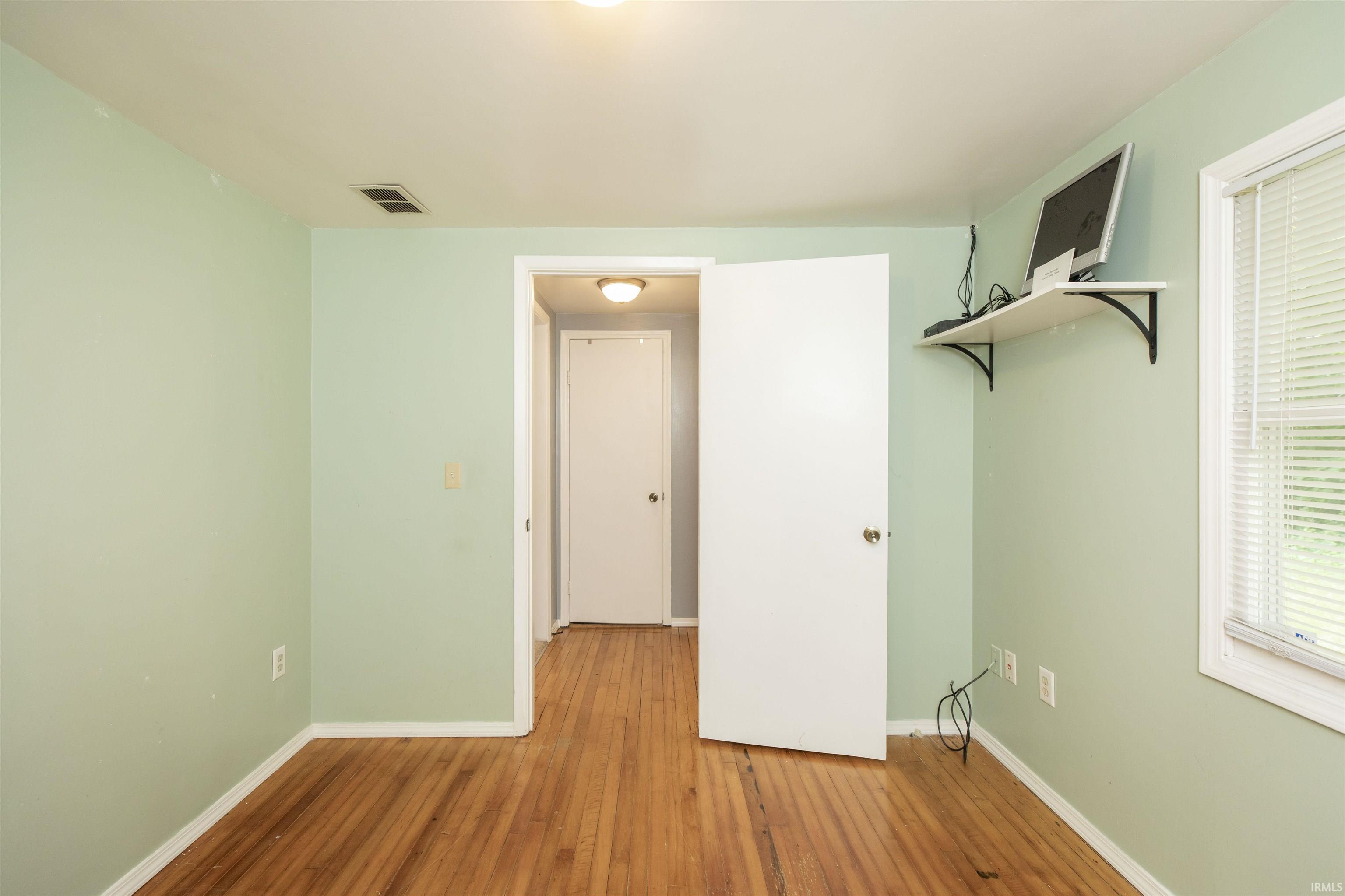 1327 Montgomery