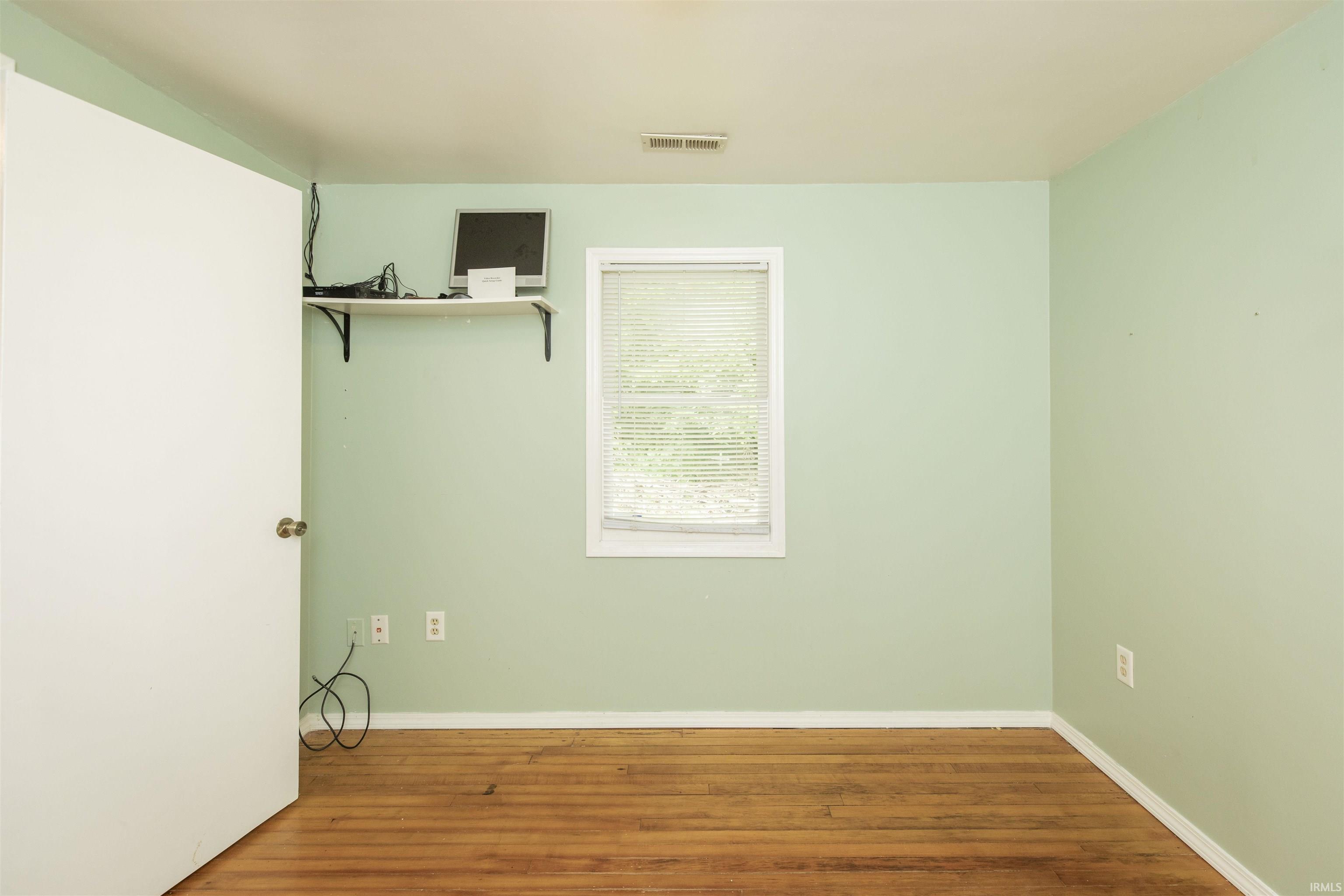 1327 Montgomery