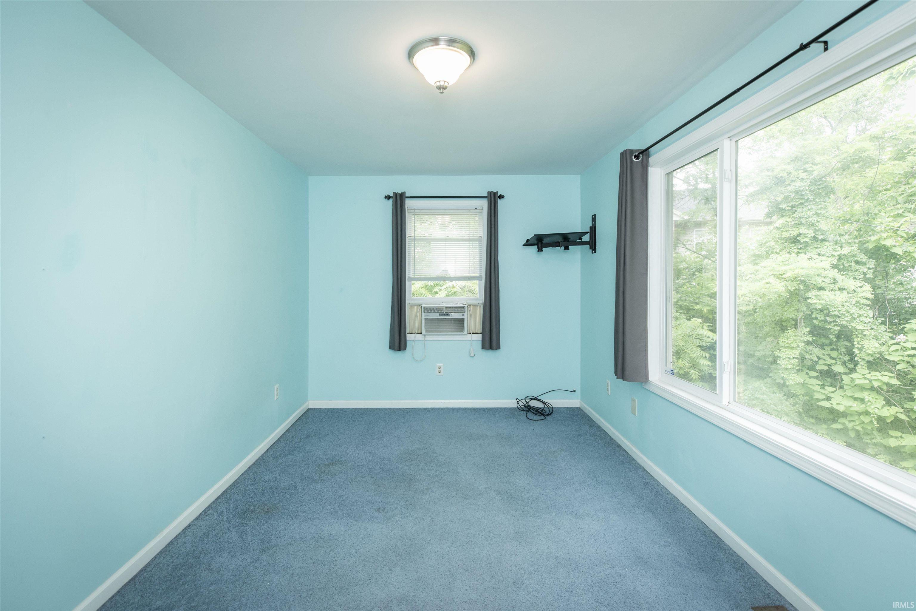1327 Montgomery