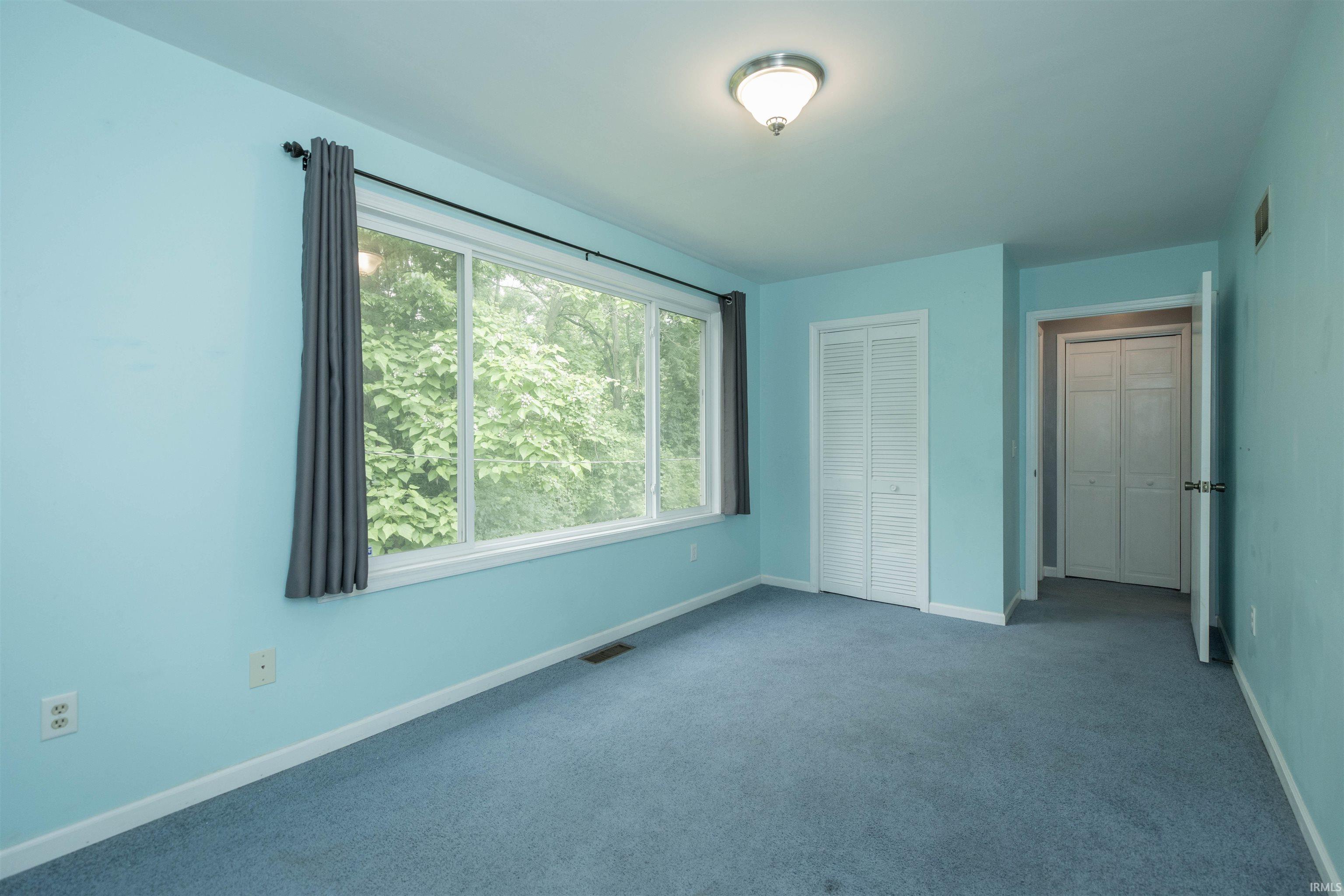 1327 Montgomery