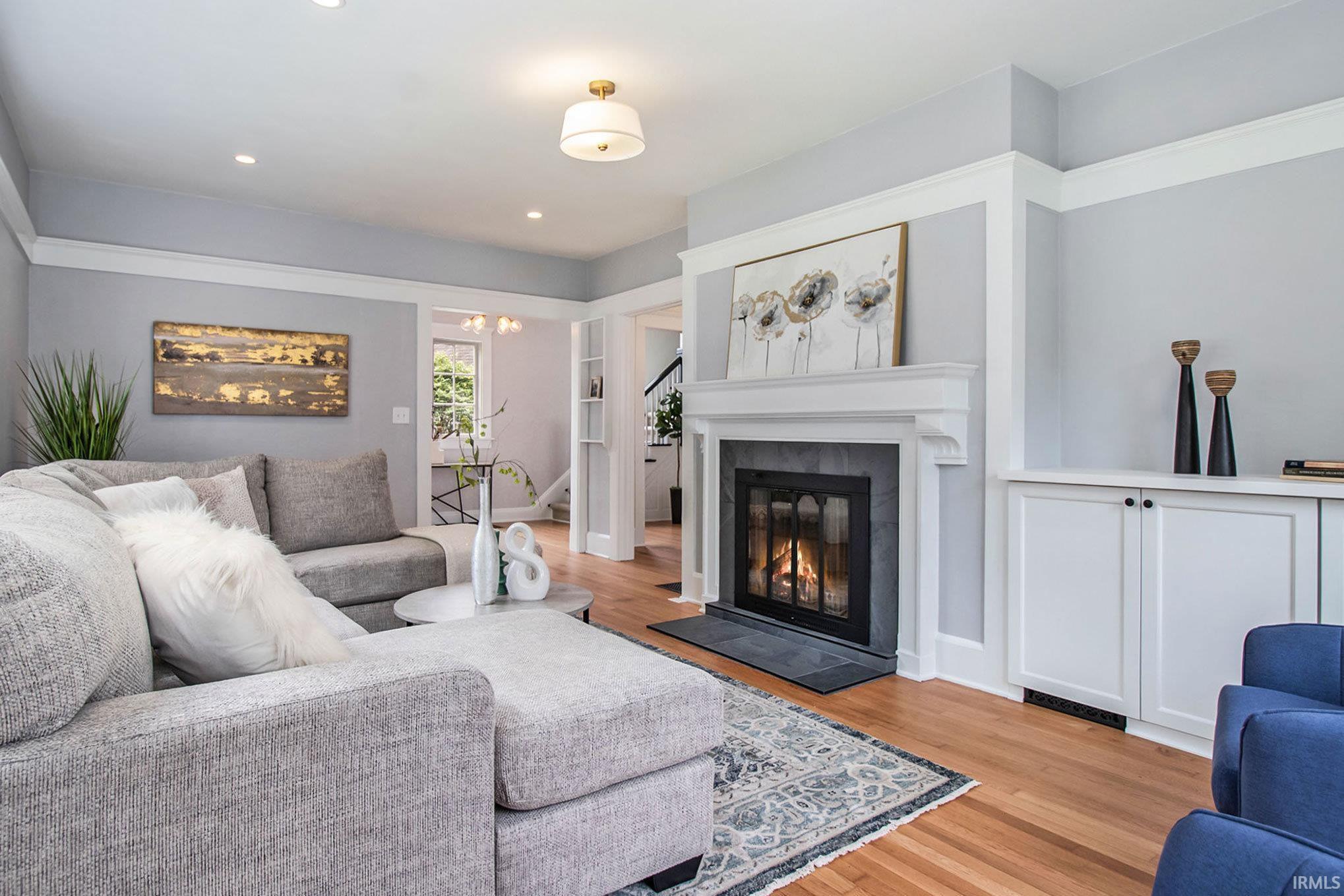937 Riverside