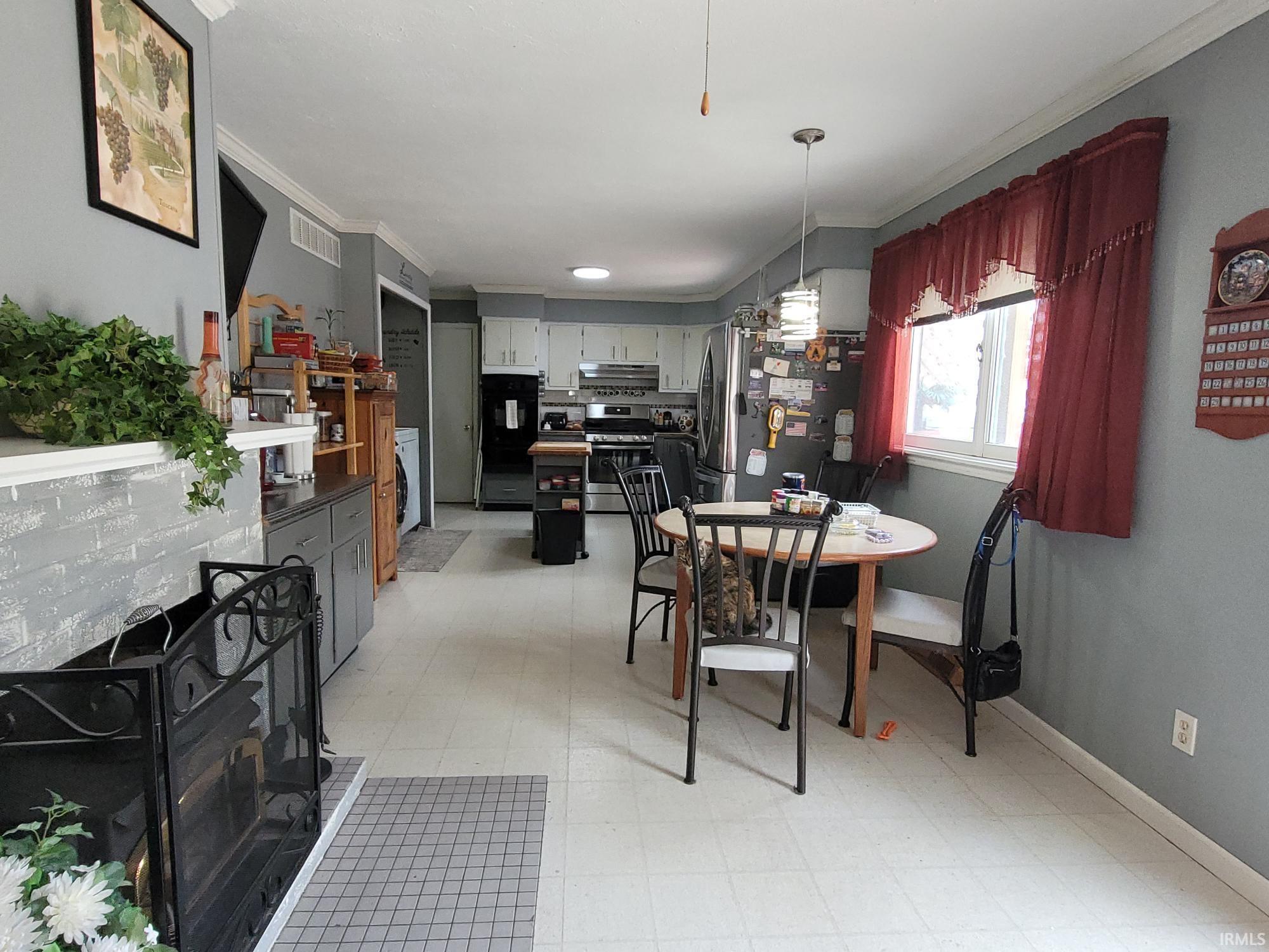 545 Bowen