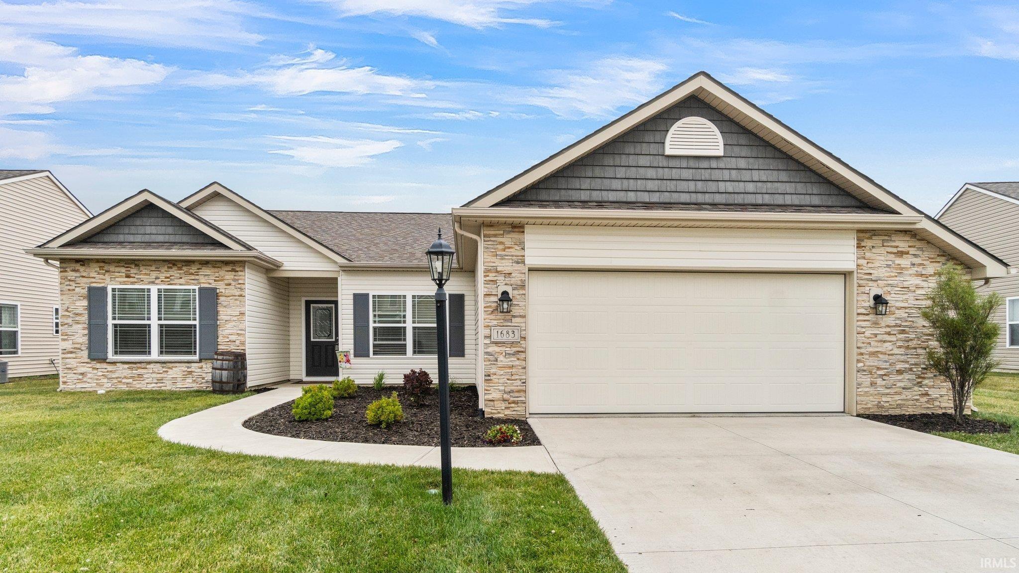 1683 Glen Hollow