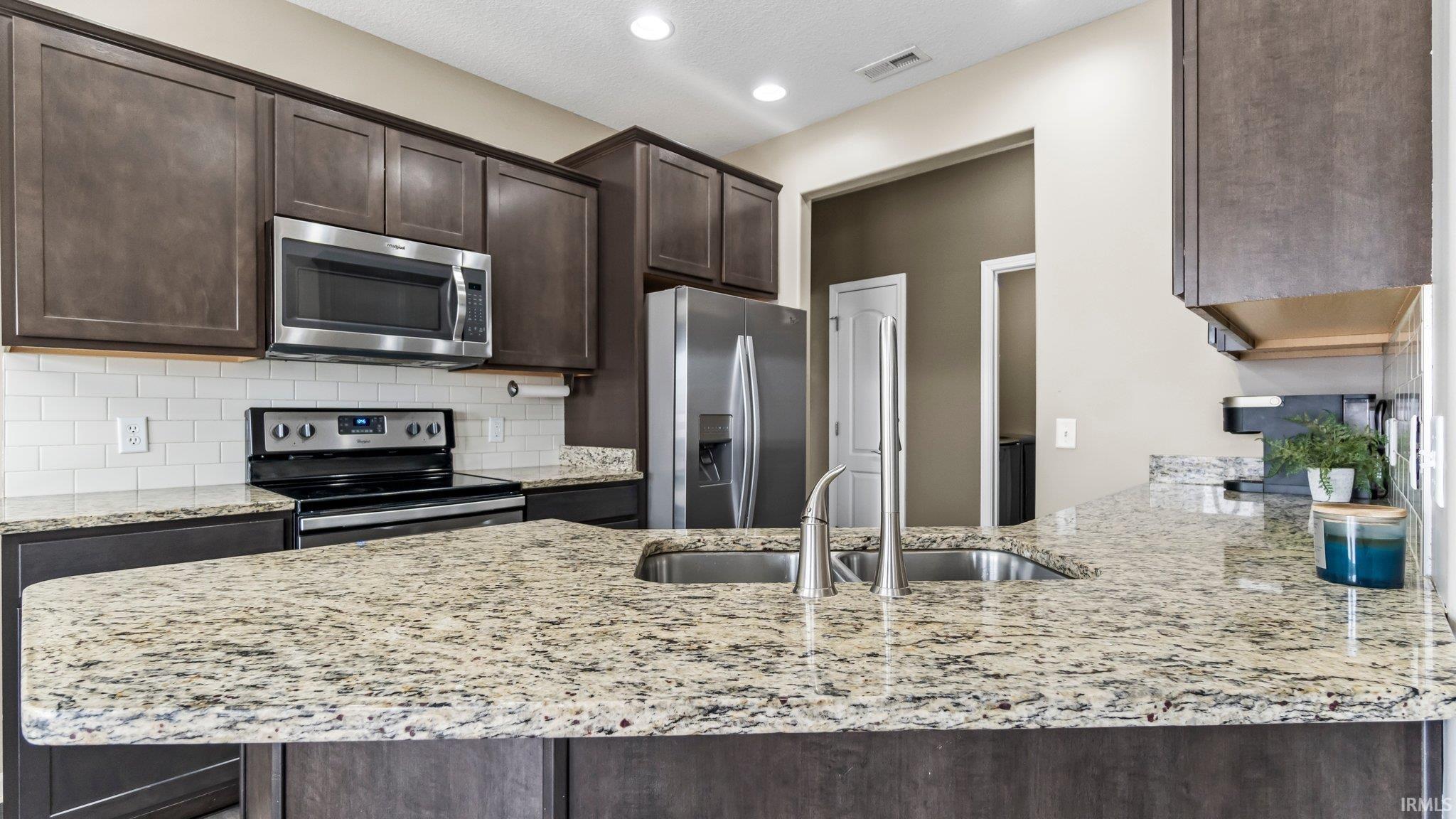 1683 Glen Hollow