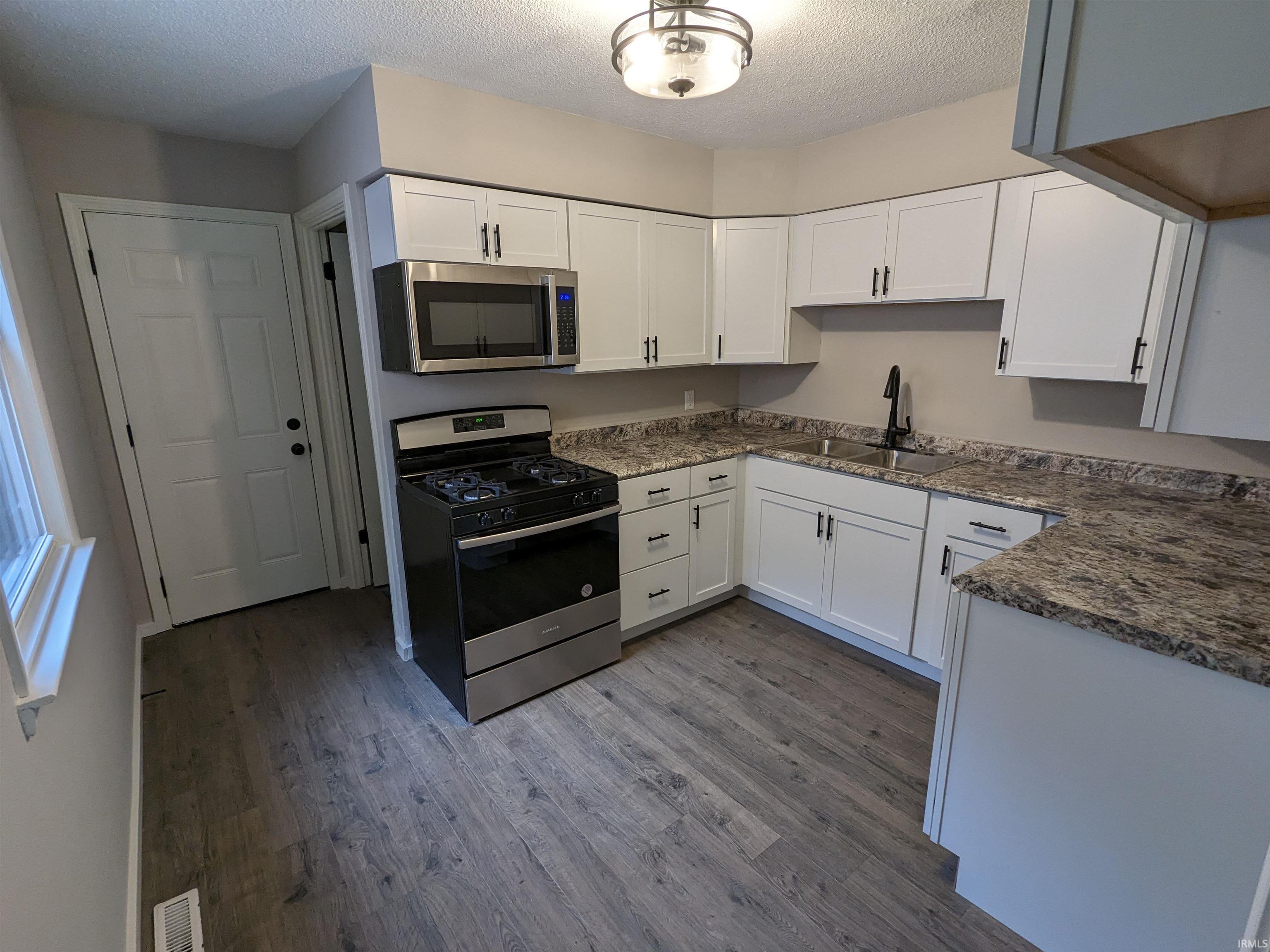 2722 Highlands