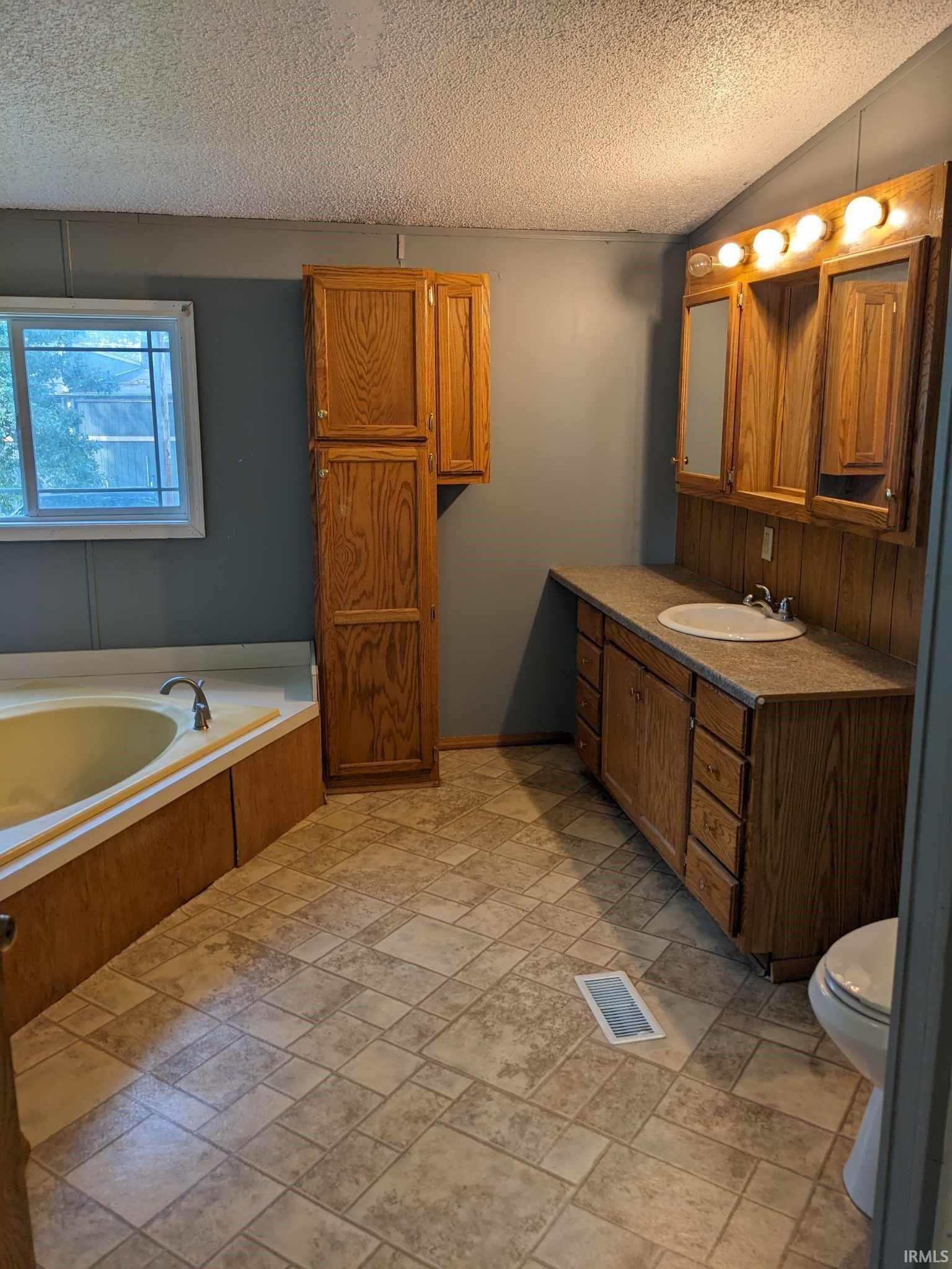 824 Arbor Vista