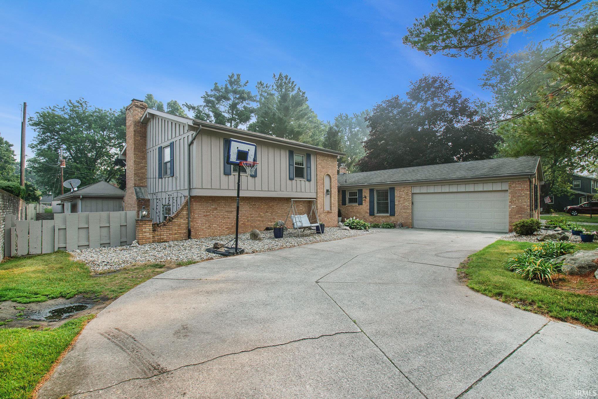 3012 Lake N