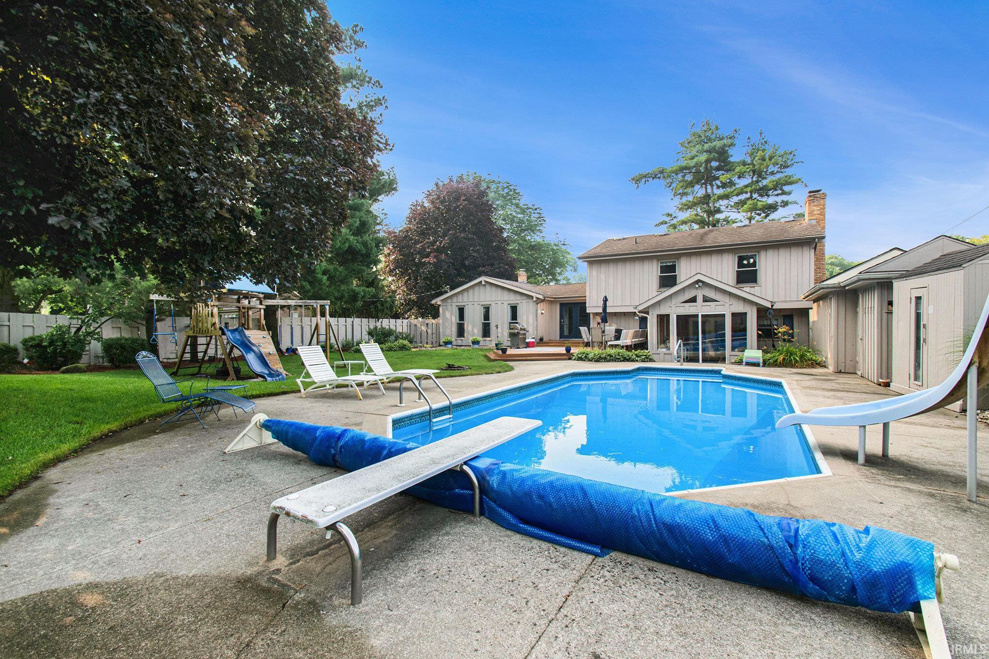 3012 Lake N