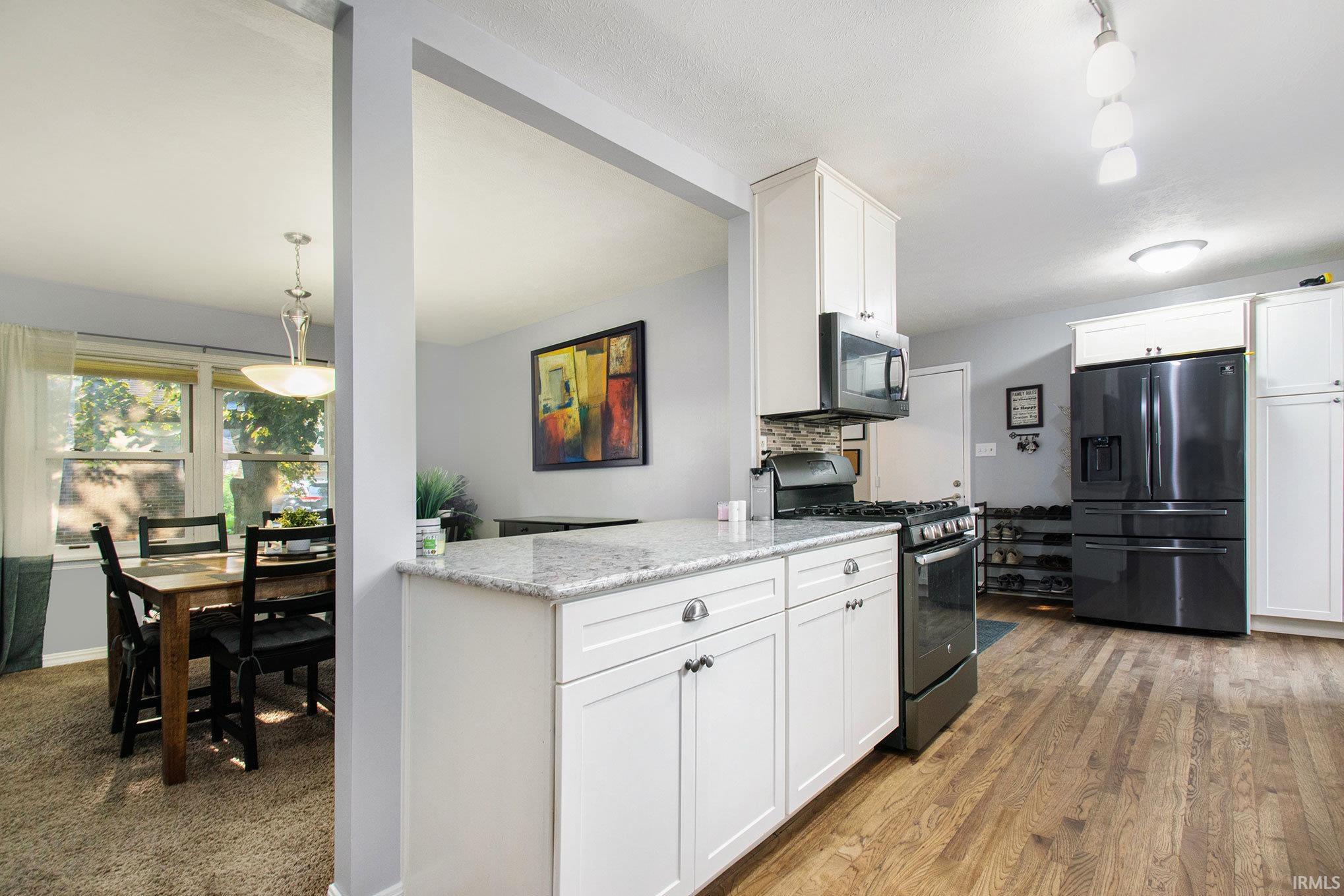 3012 Lake N